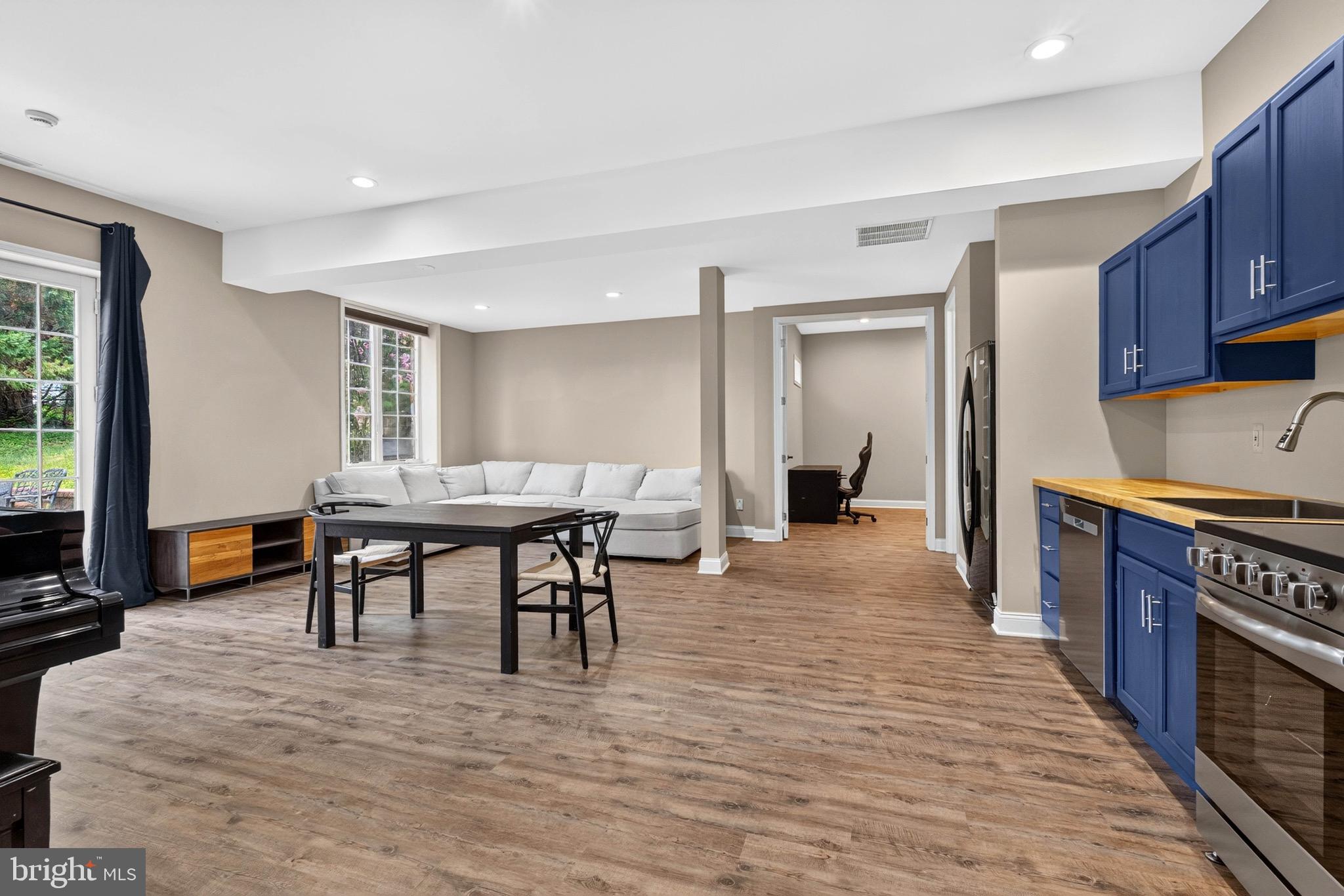 HAYFIELDS - Residential