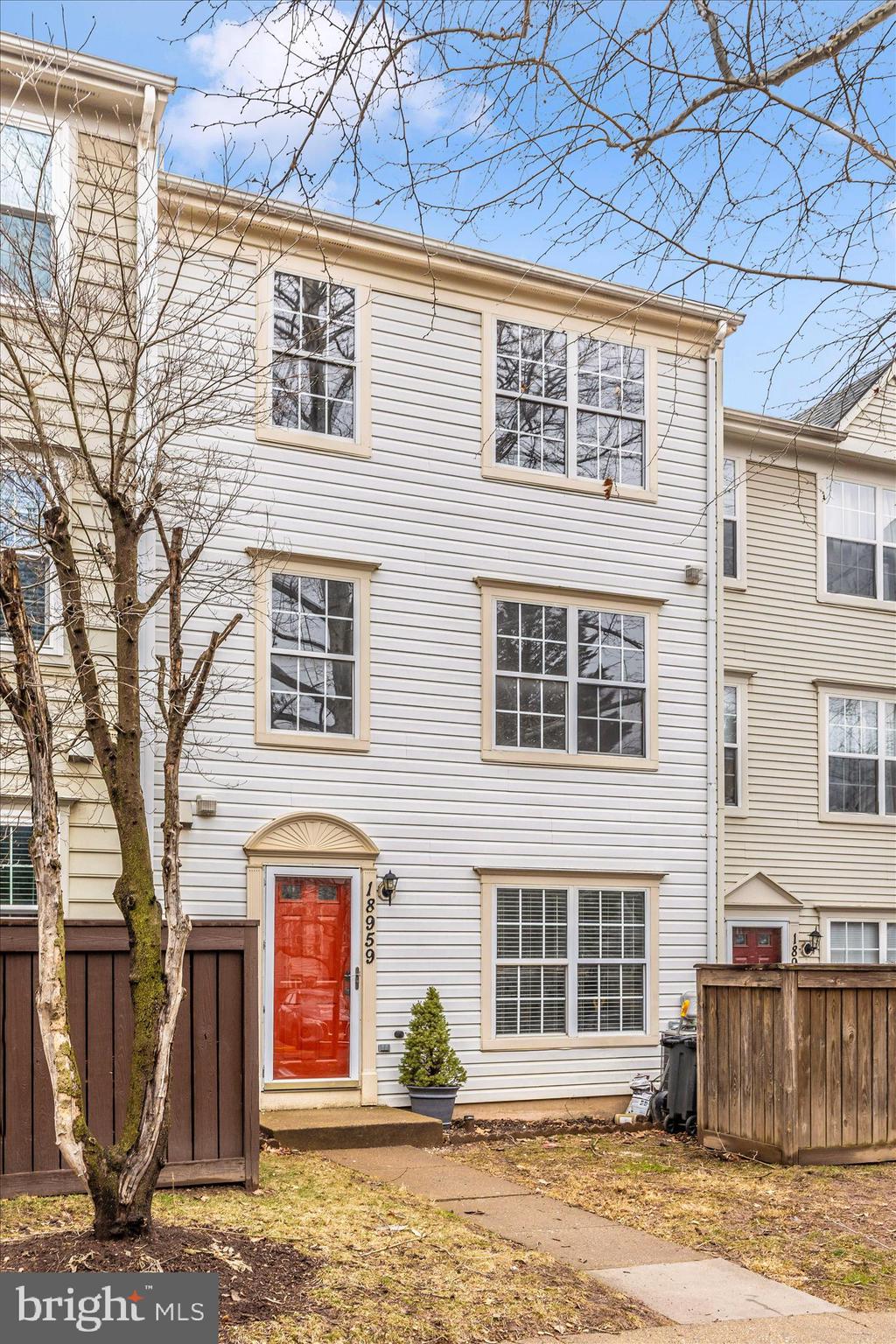 WOODFIELD - Residential Lease