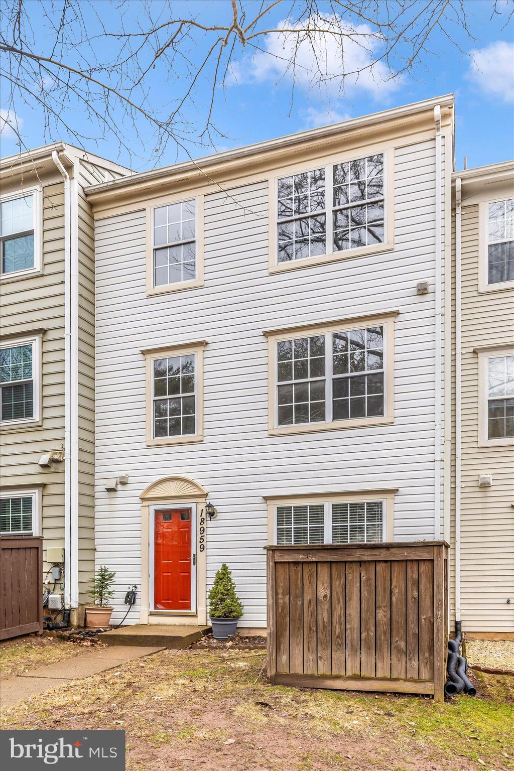 WOODFIELD - Residential Lease