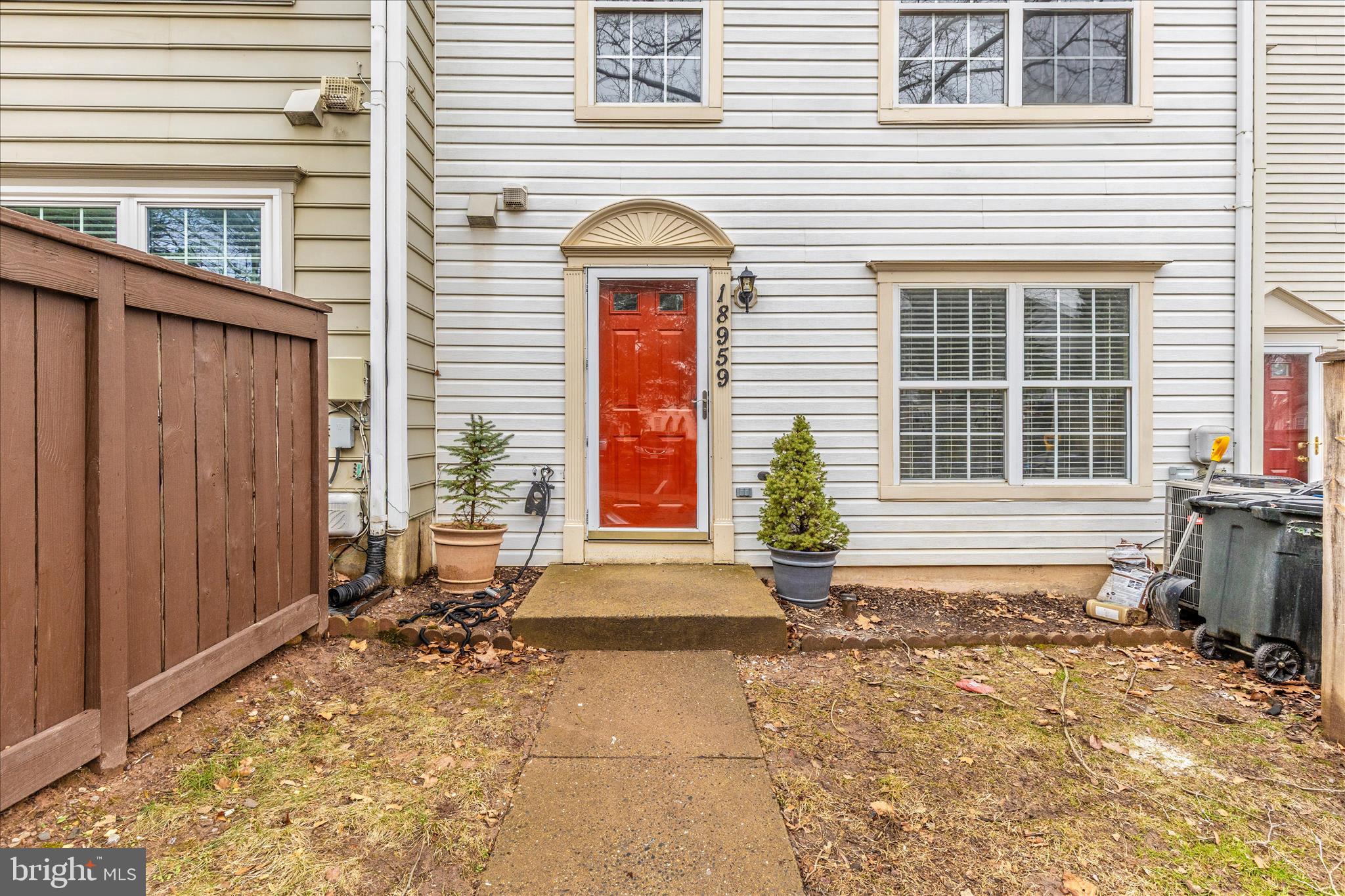 WOODFIELD - Residential Lease