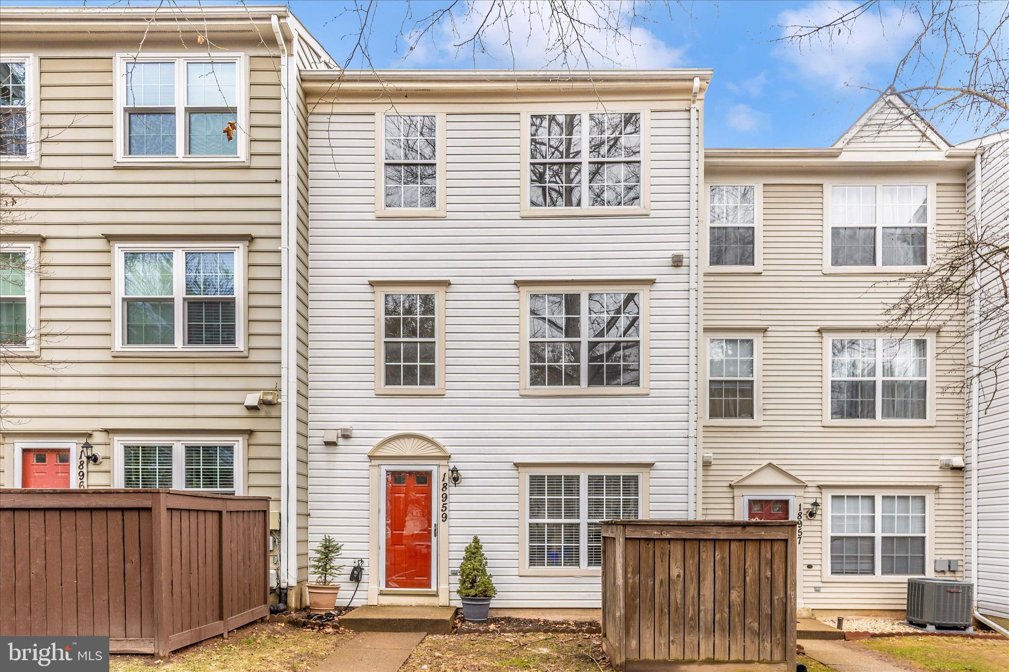 Welcome to 18959  Highstream Dr!
This beautiful three-level townhome has been freshly updated and is move-in ready. The home features new kitchen cabinets, stainless steel appliances, and quartz countertops, along with fresh paint throughout. Enjoy a spacious primary bedroom and comfortable living spaces perfect for everyday living.

Conveniently located near Germantown Soccer Plex, restaurants, shopping, and just a short distance to I-270, making commuting and entertainment easy.