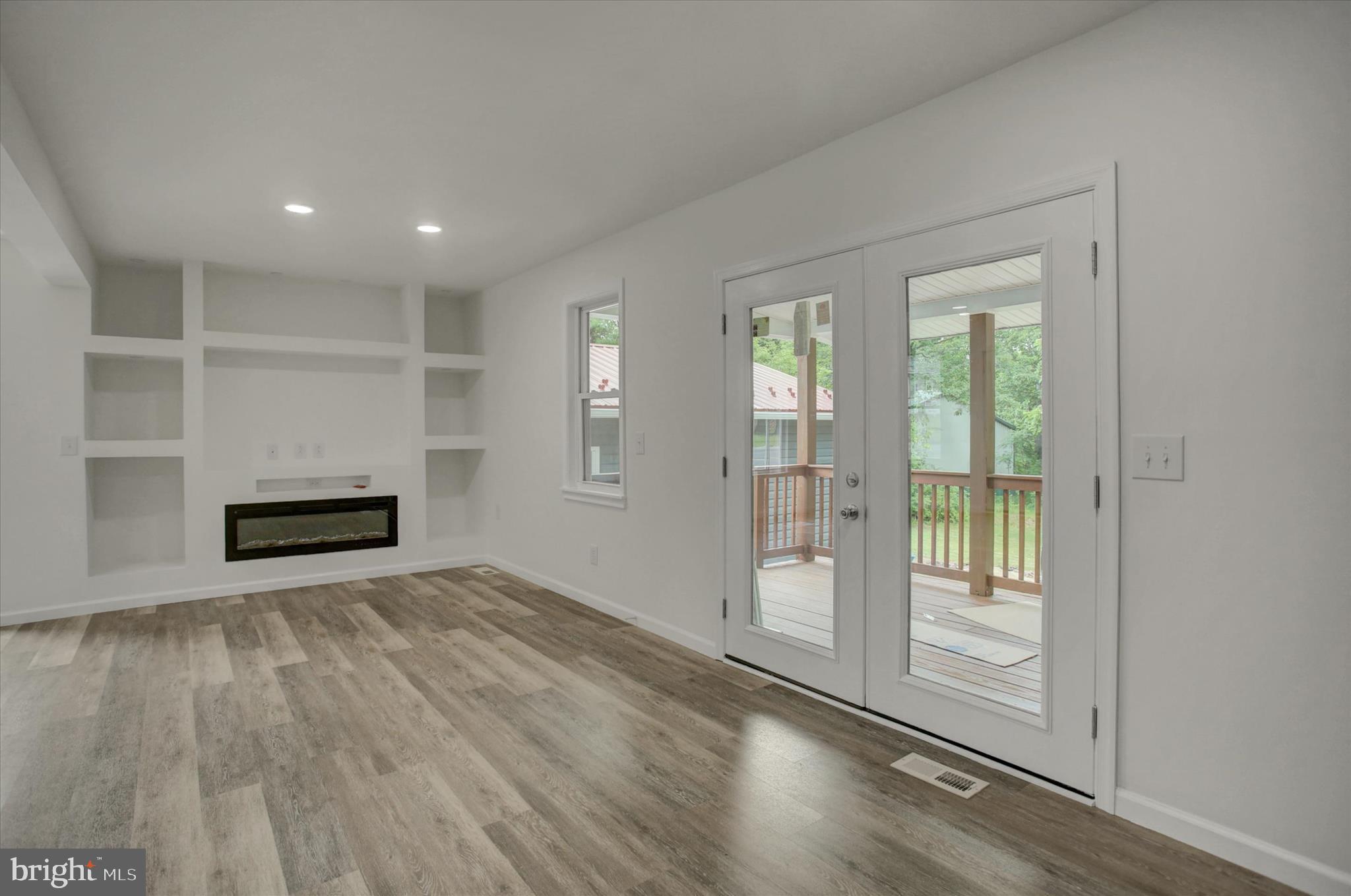 CALEDONIA - Residential