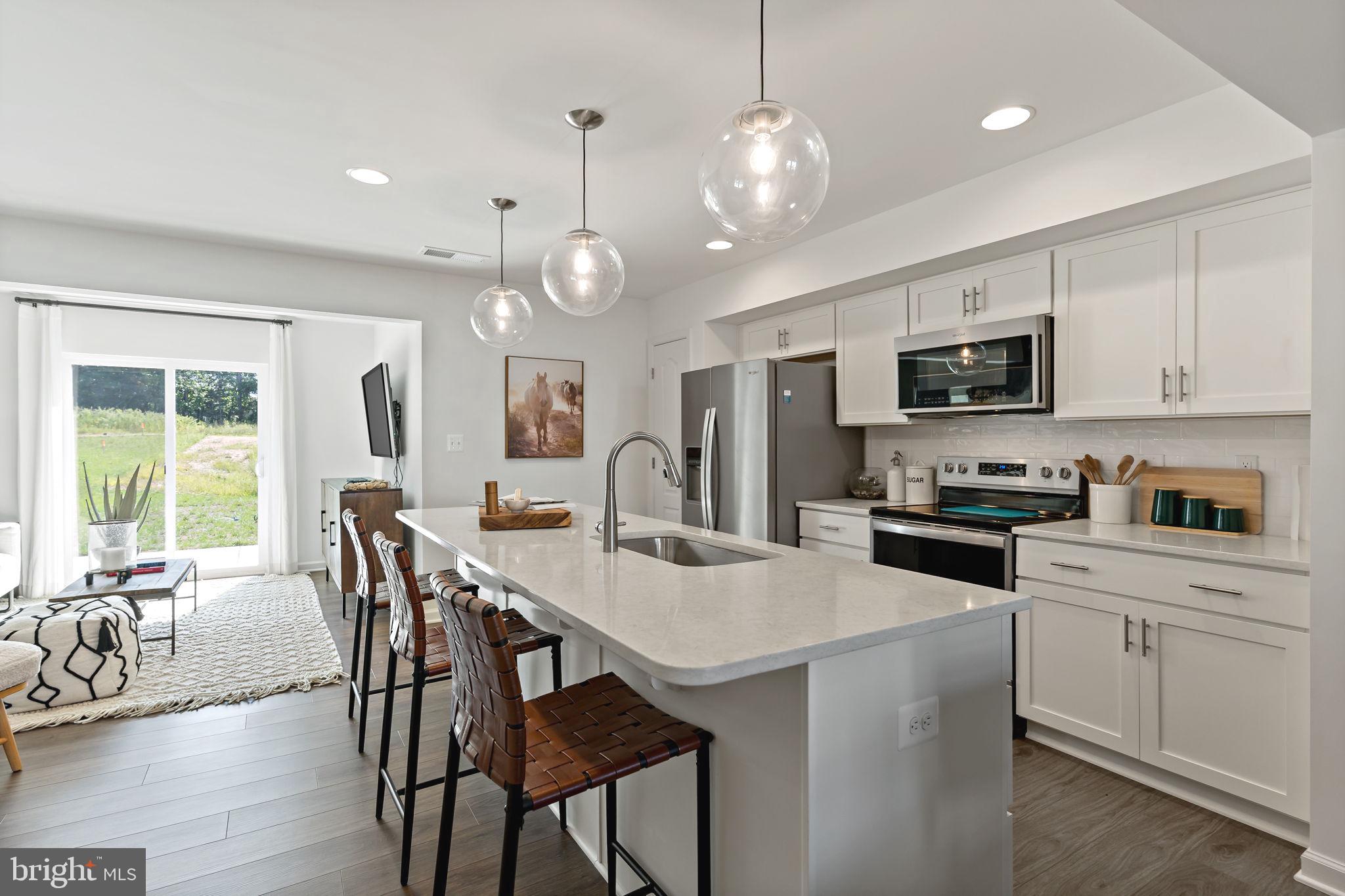 WHISPERING PINES - Residential