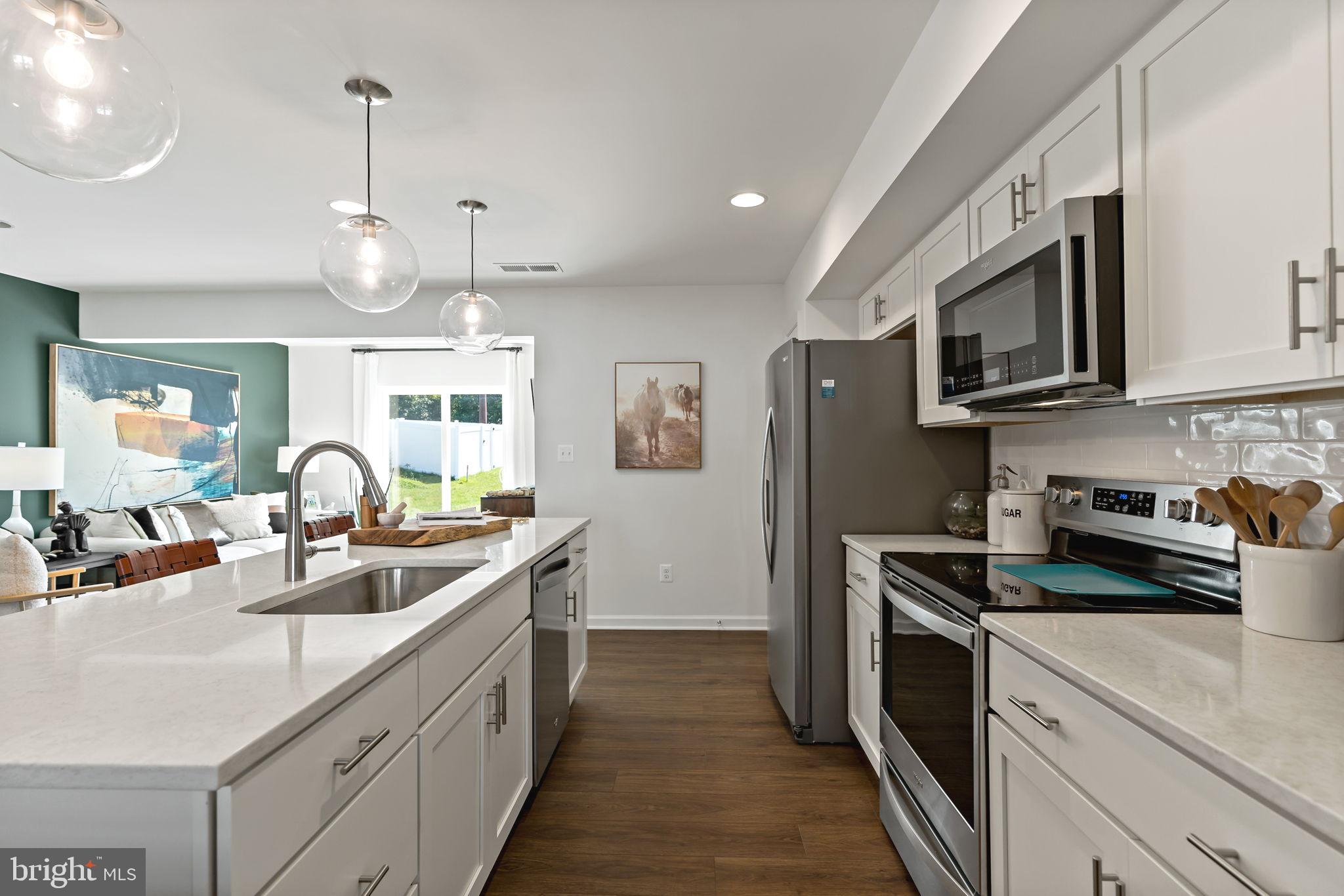 WHISPERING PINES - Residential