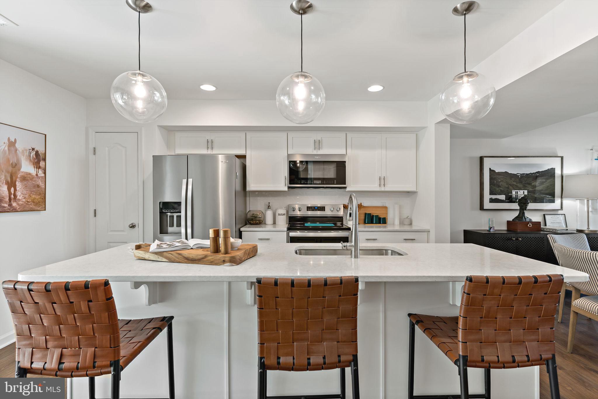 WHISPERING PINES - Residential