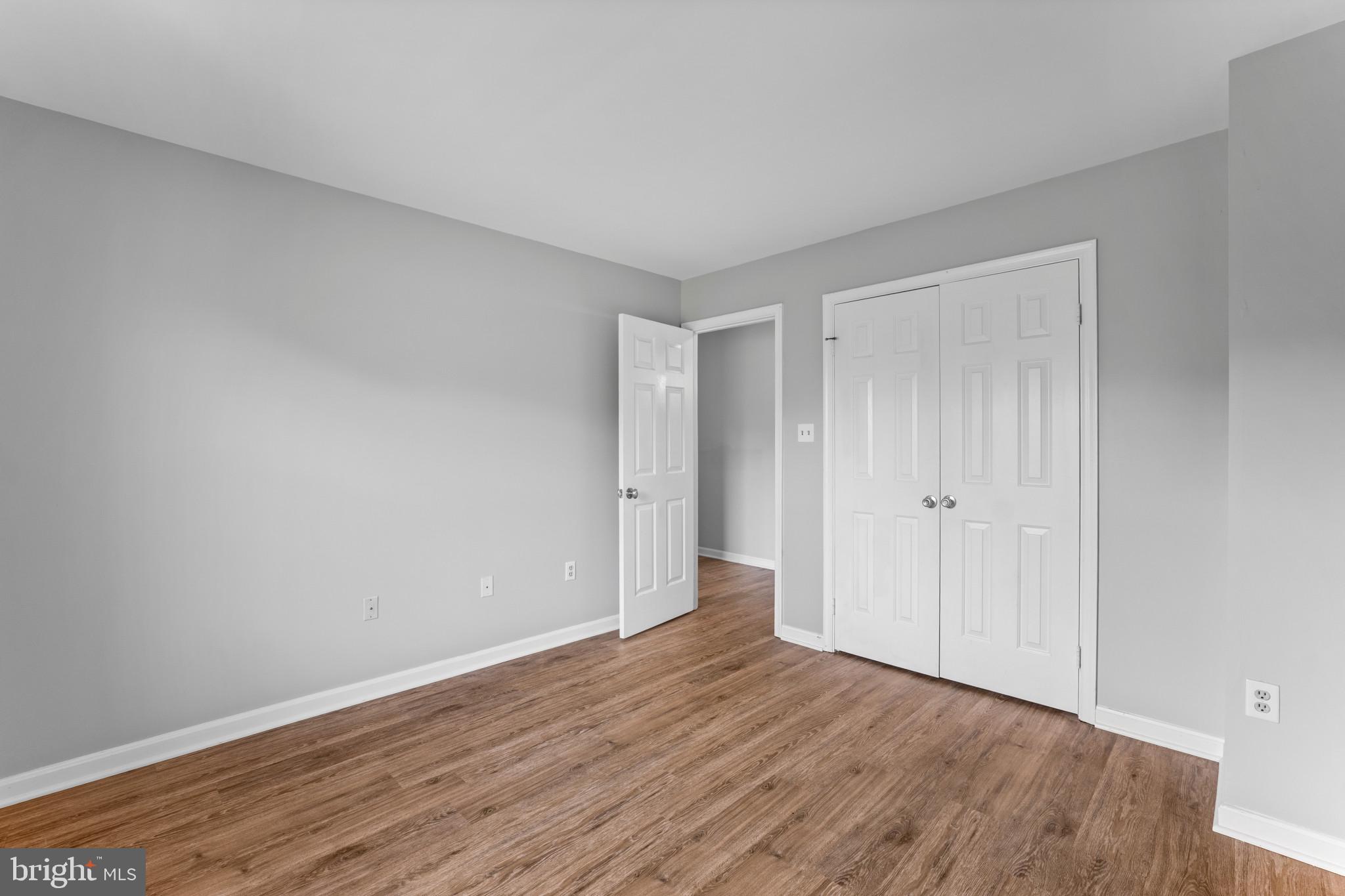 MIRROR RIDGE - Residential
