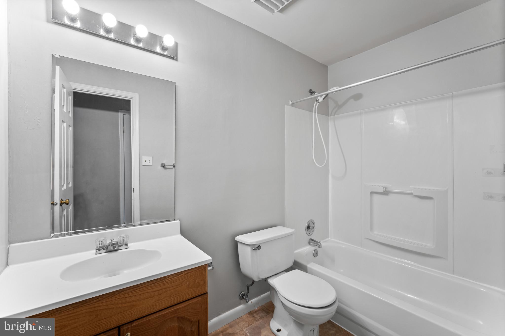 MIRROR RIDGE - Residential