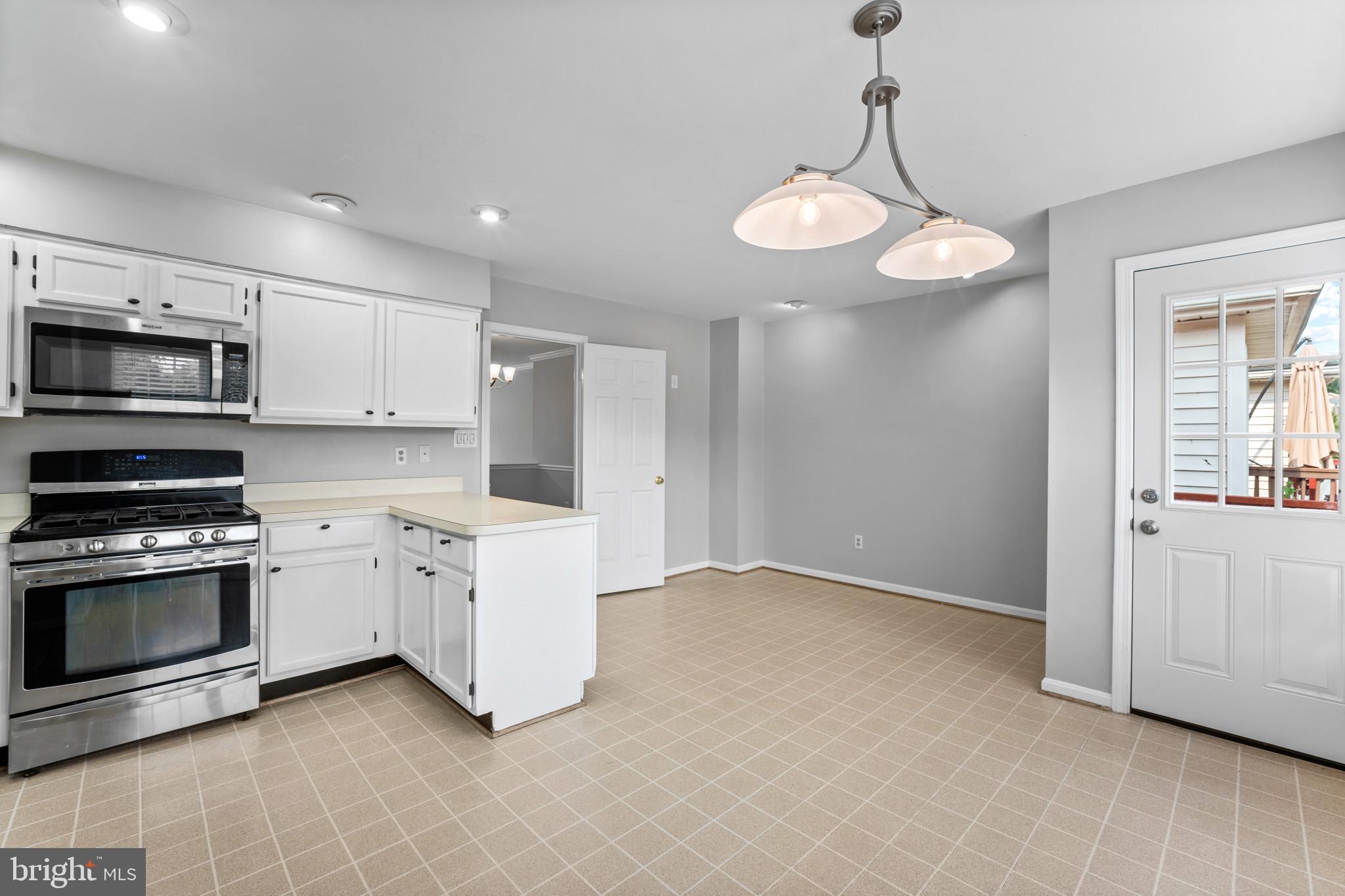 MIRROR RIDGE - Residential