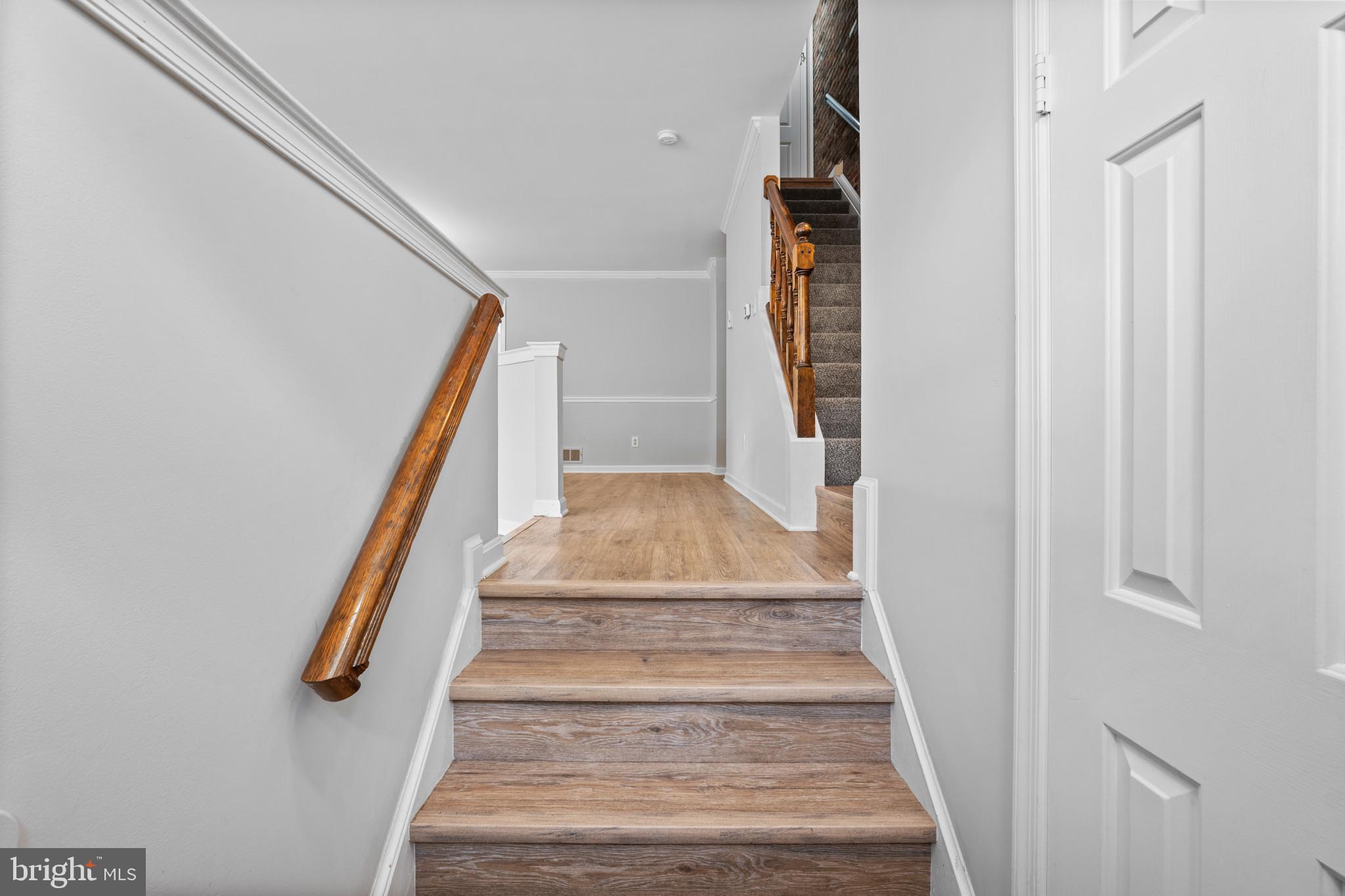 MIRROR RIDGE - Residential