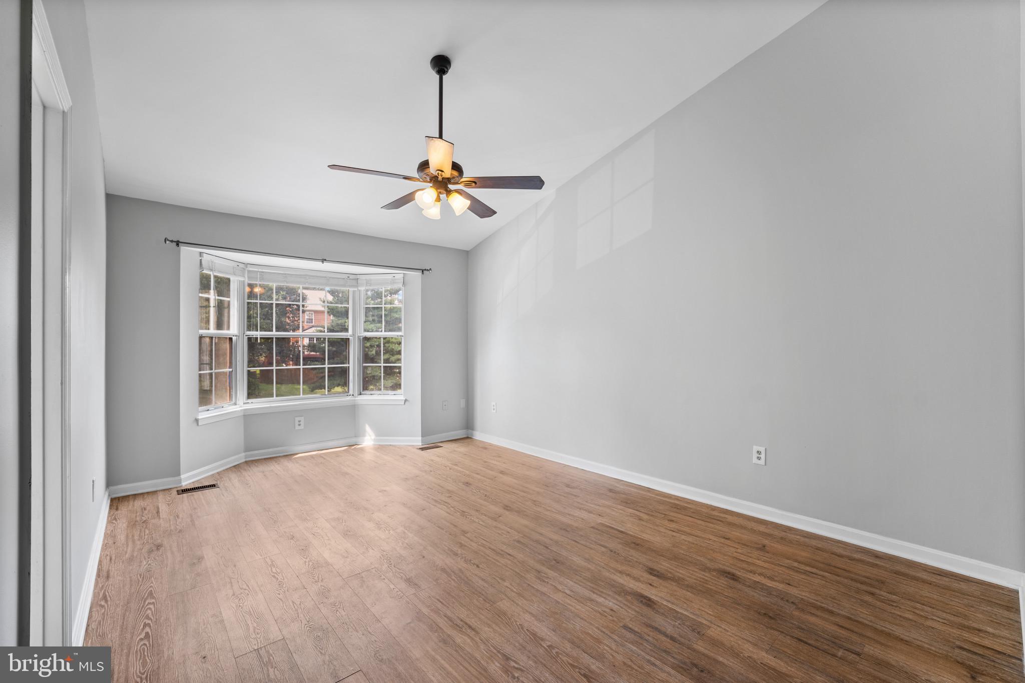MIRROR RIDGE - Residential