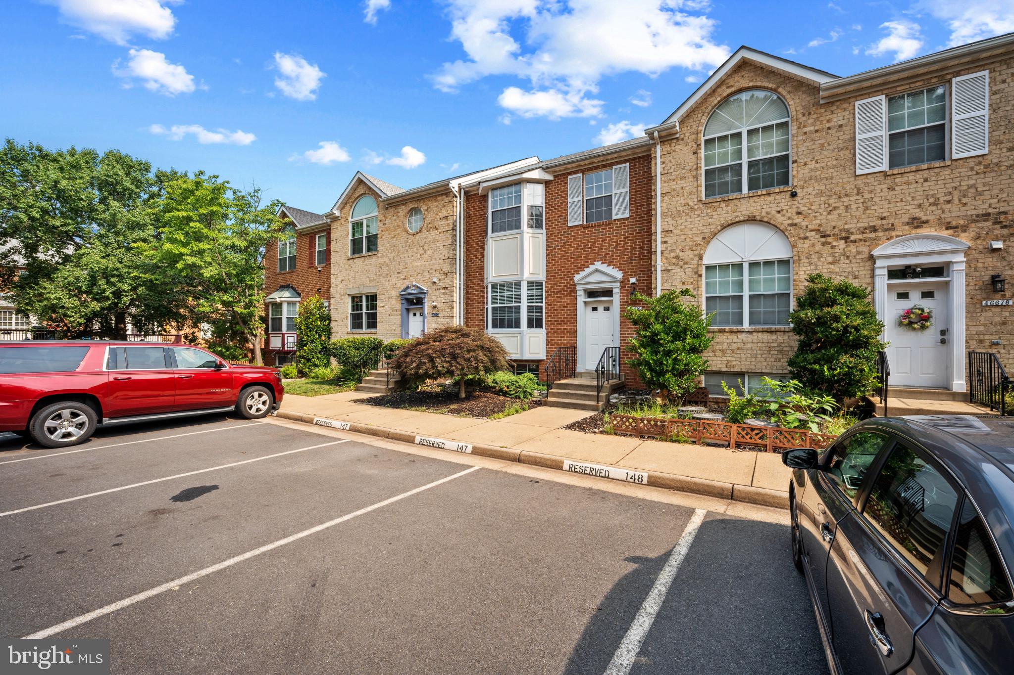MIRROR RIDGE - Residential