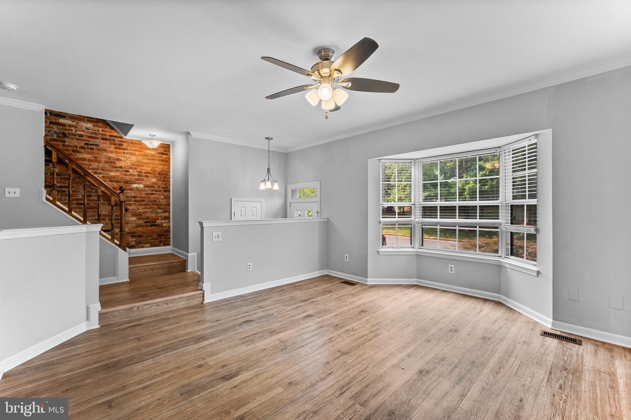 MIRROR RIDGE - Residential