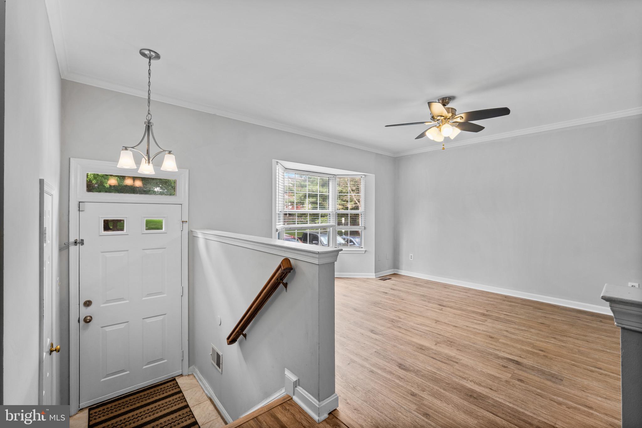 MIRROR RIDGE - Residential