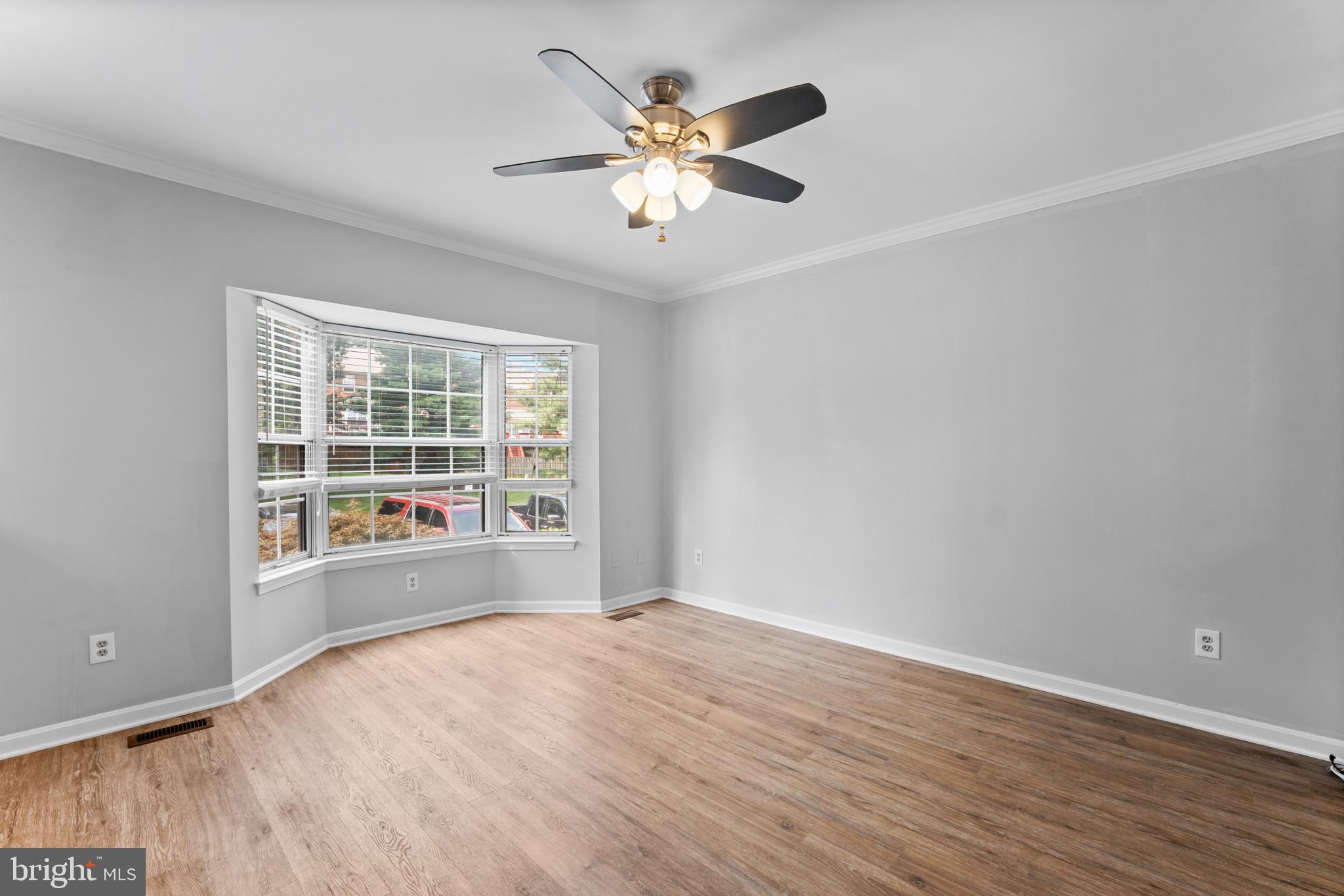 MIRROR RIDGE - Residential