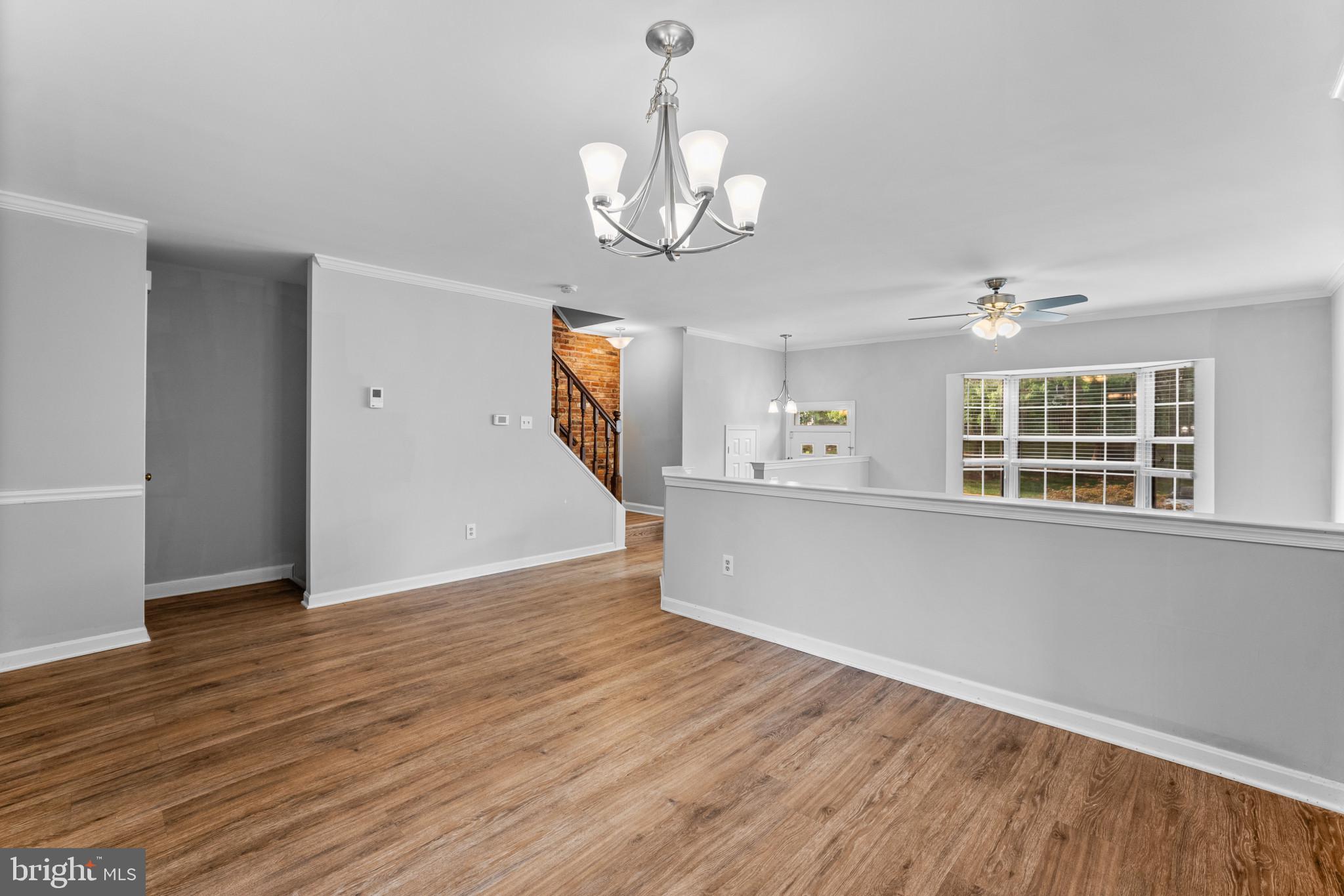 MIRROR RIDGE - Residential