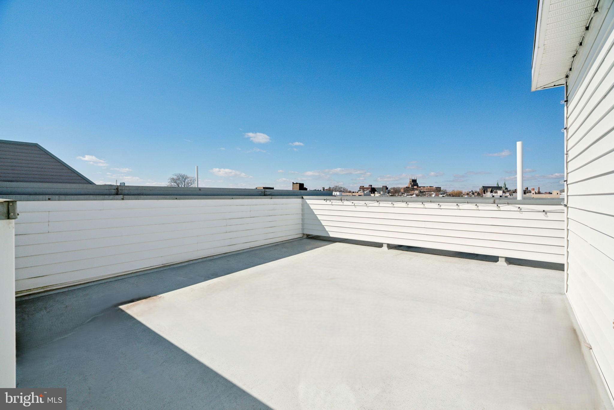 EAST KENSINGTON - Residential