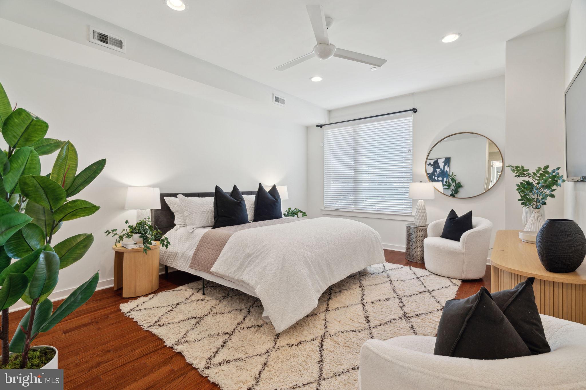 EAST KENSINGTON - Residential