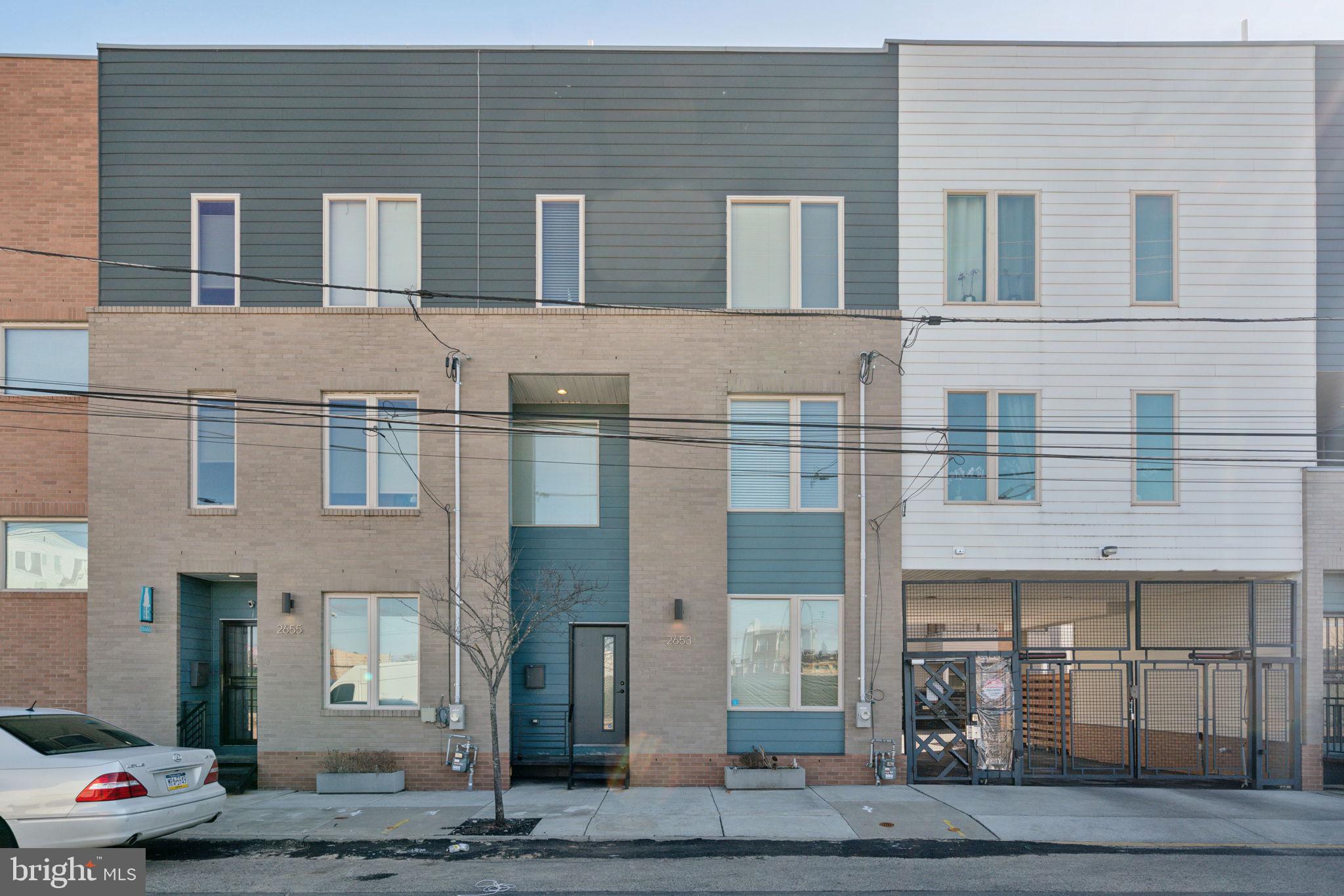 EAST KENSINGTON - Residential