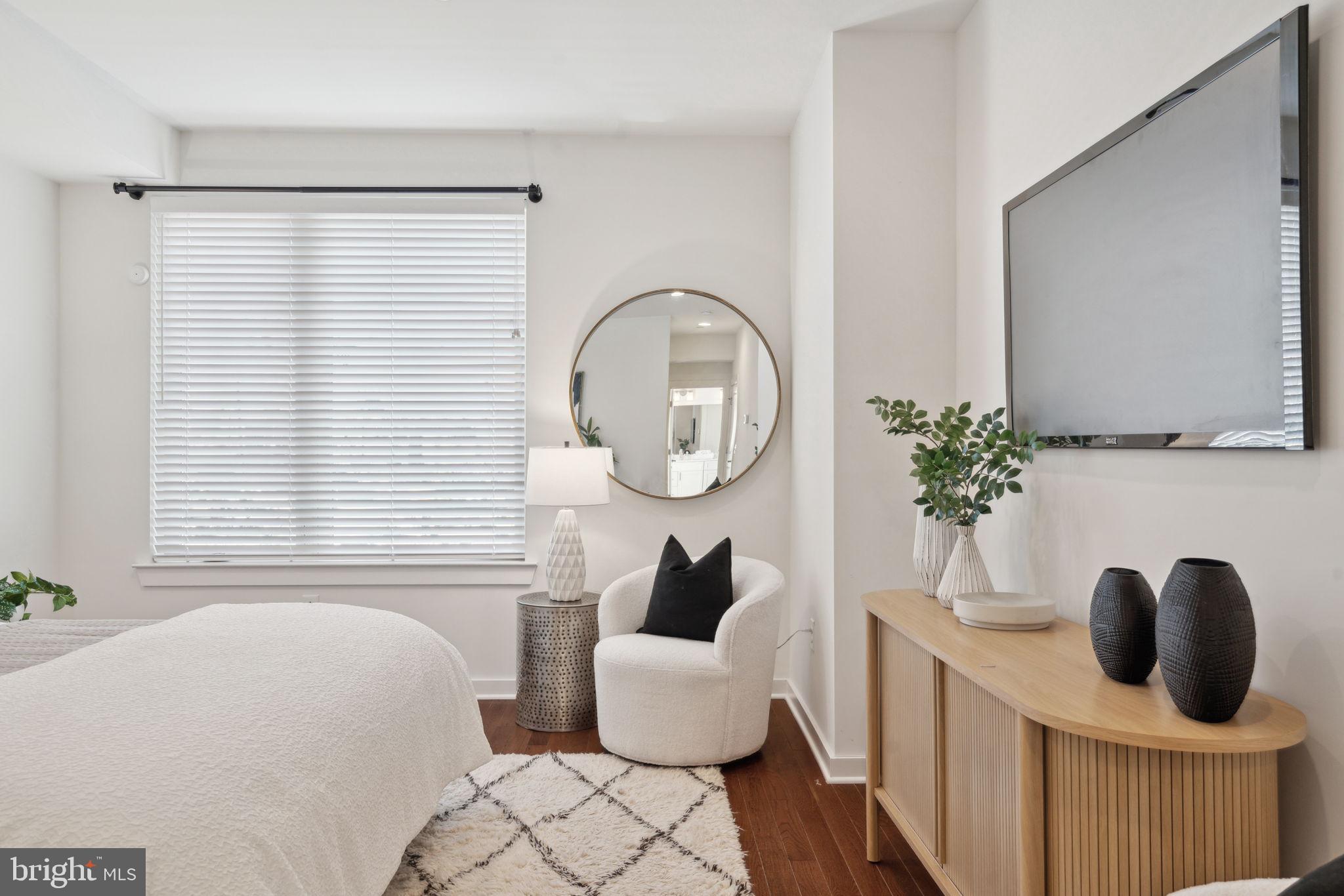 EAST KENSINGTON - Residential