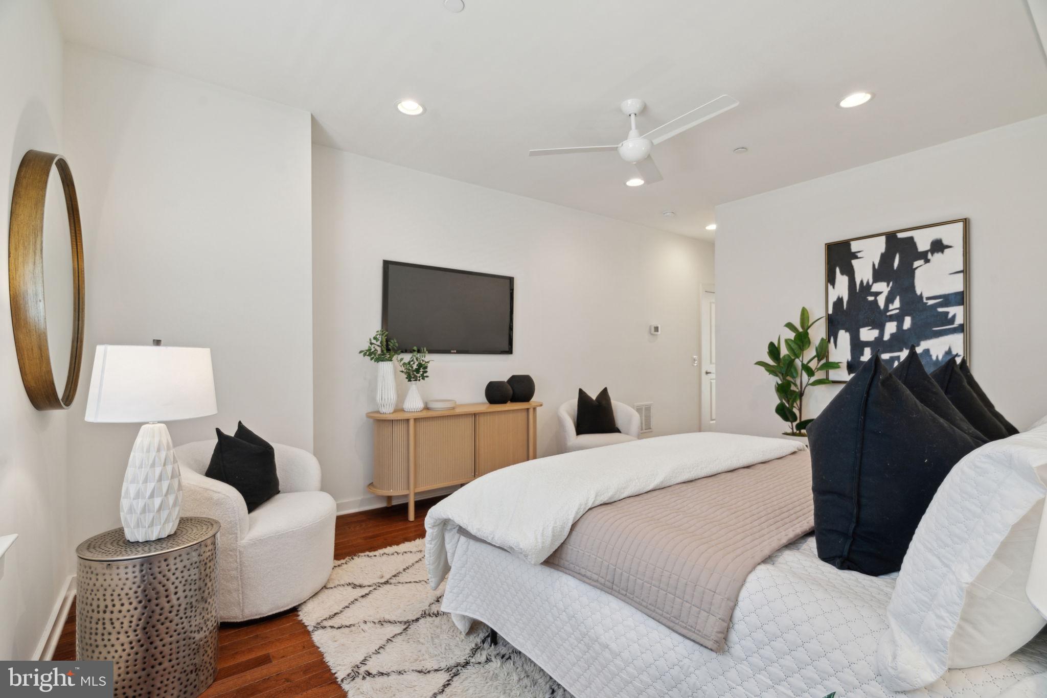 EAST KENSINGTON - Residential