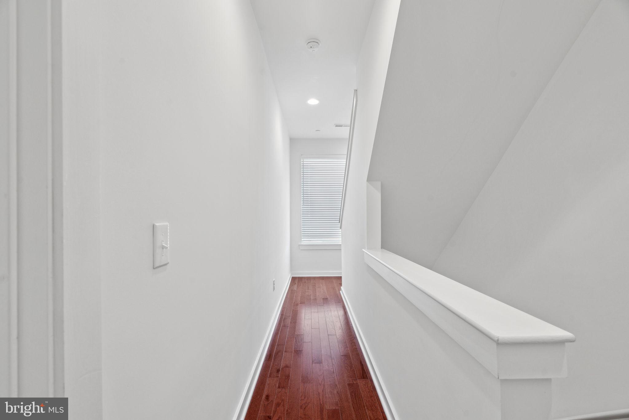 EAST KENSINGTON - Residential