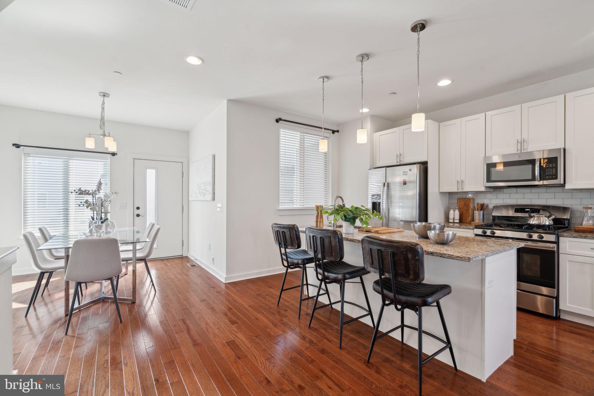 EAST KENSINGTON - Residential