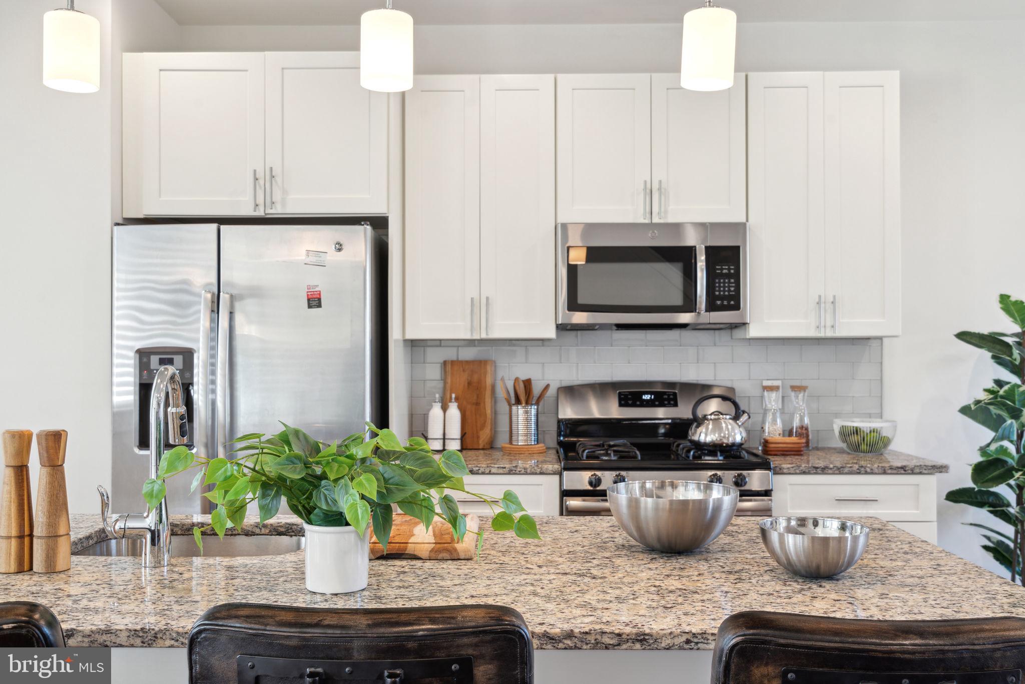 EAST KENSINGTON - Residential