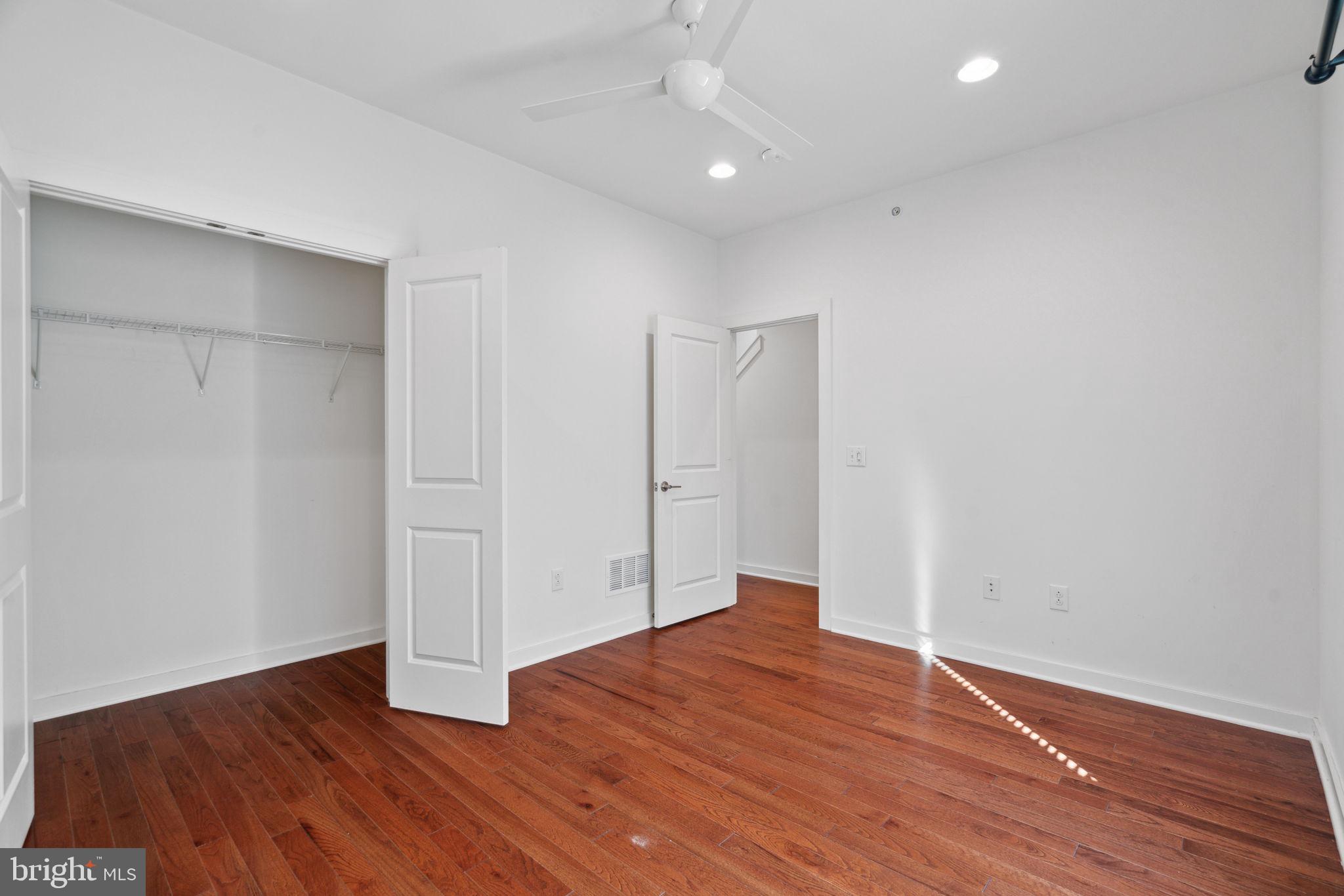 EAST KENSINGTON - Residential