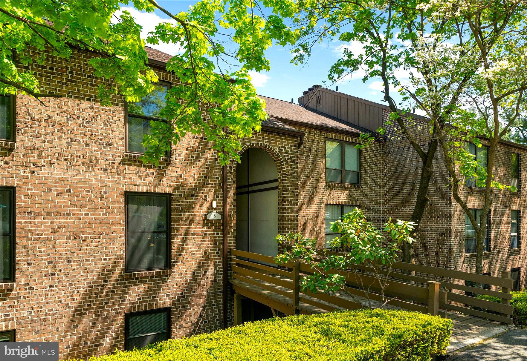 FLYING HILLS - Residential