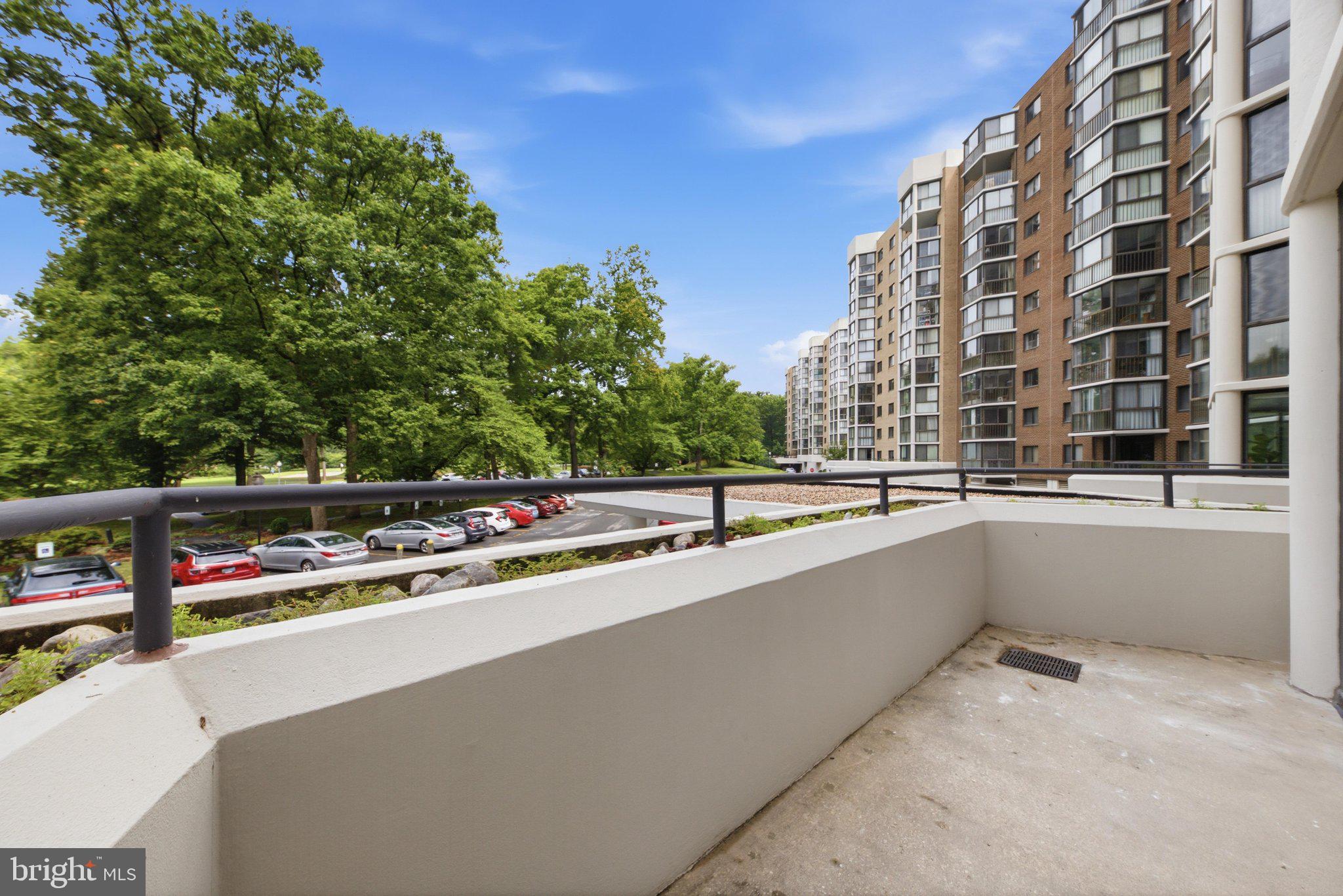 GREENS AT LEISURE WORLD - Residential