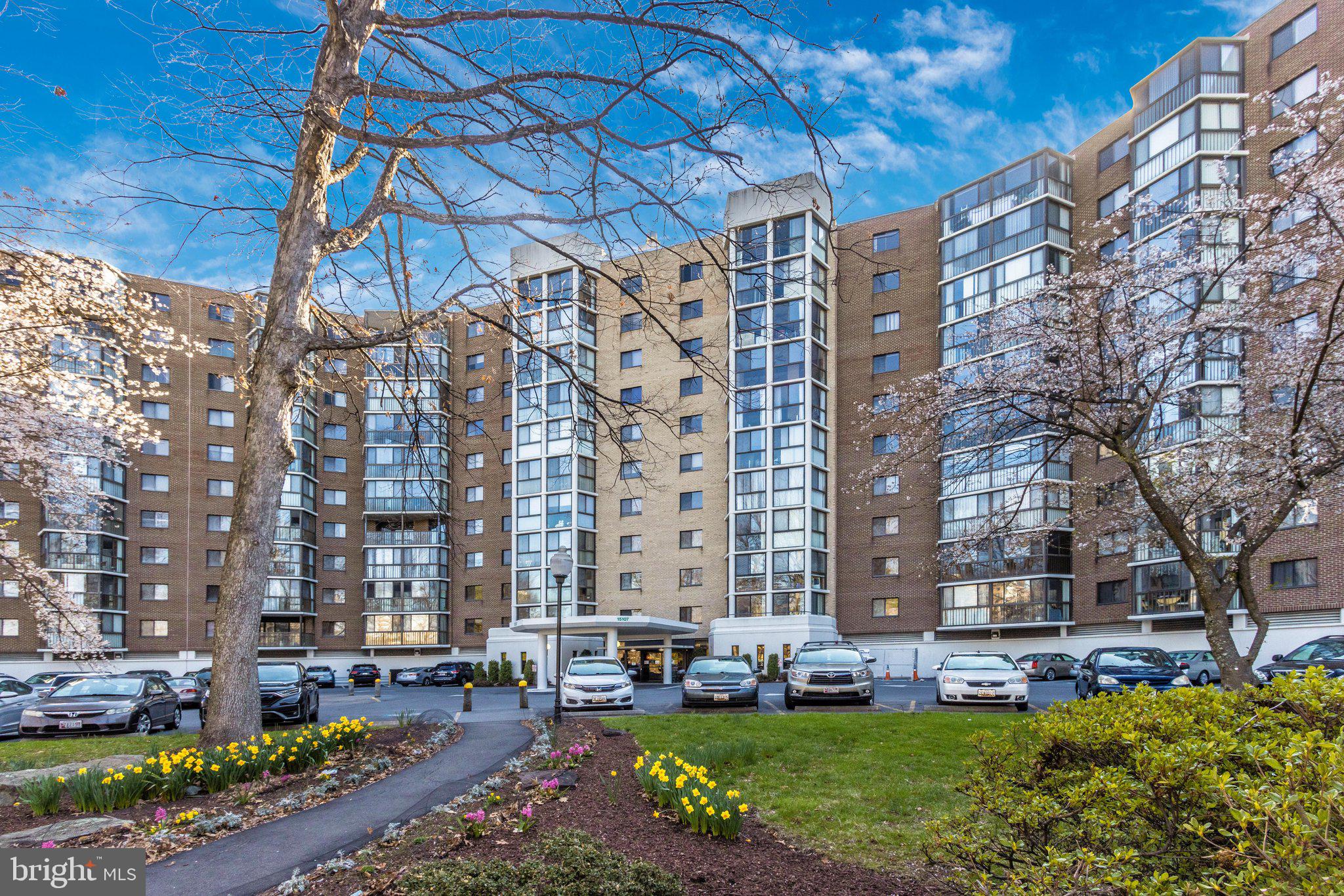 GREENS AT LEISURE WORLD - Residential