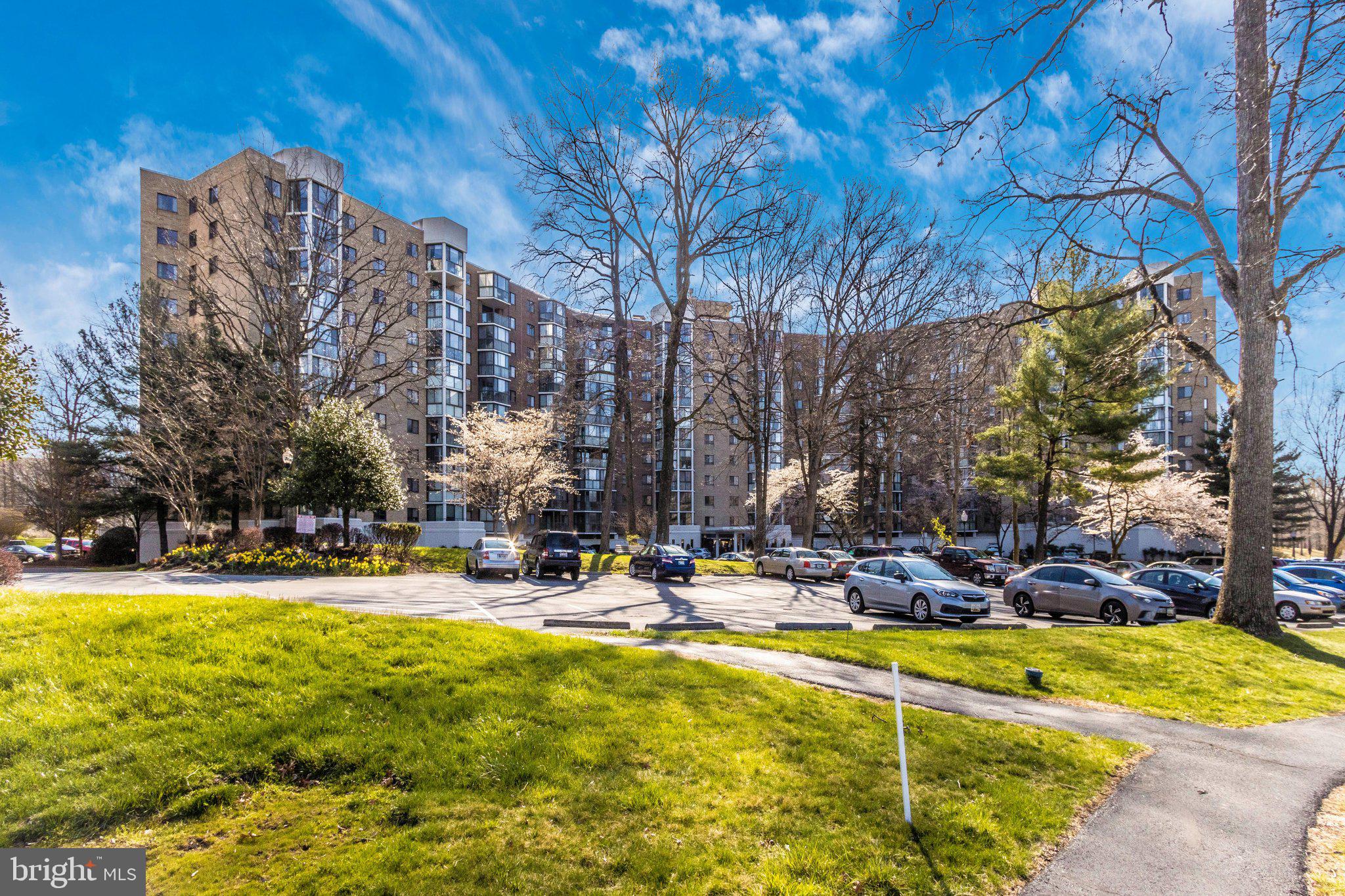 GREENS AT LEISURE WORLD - Residential