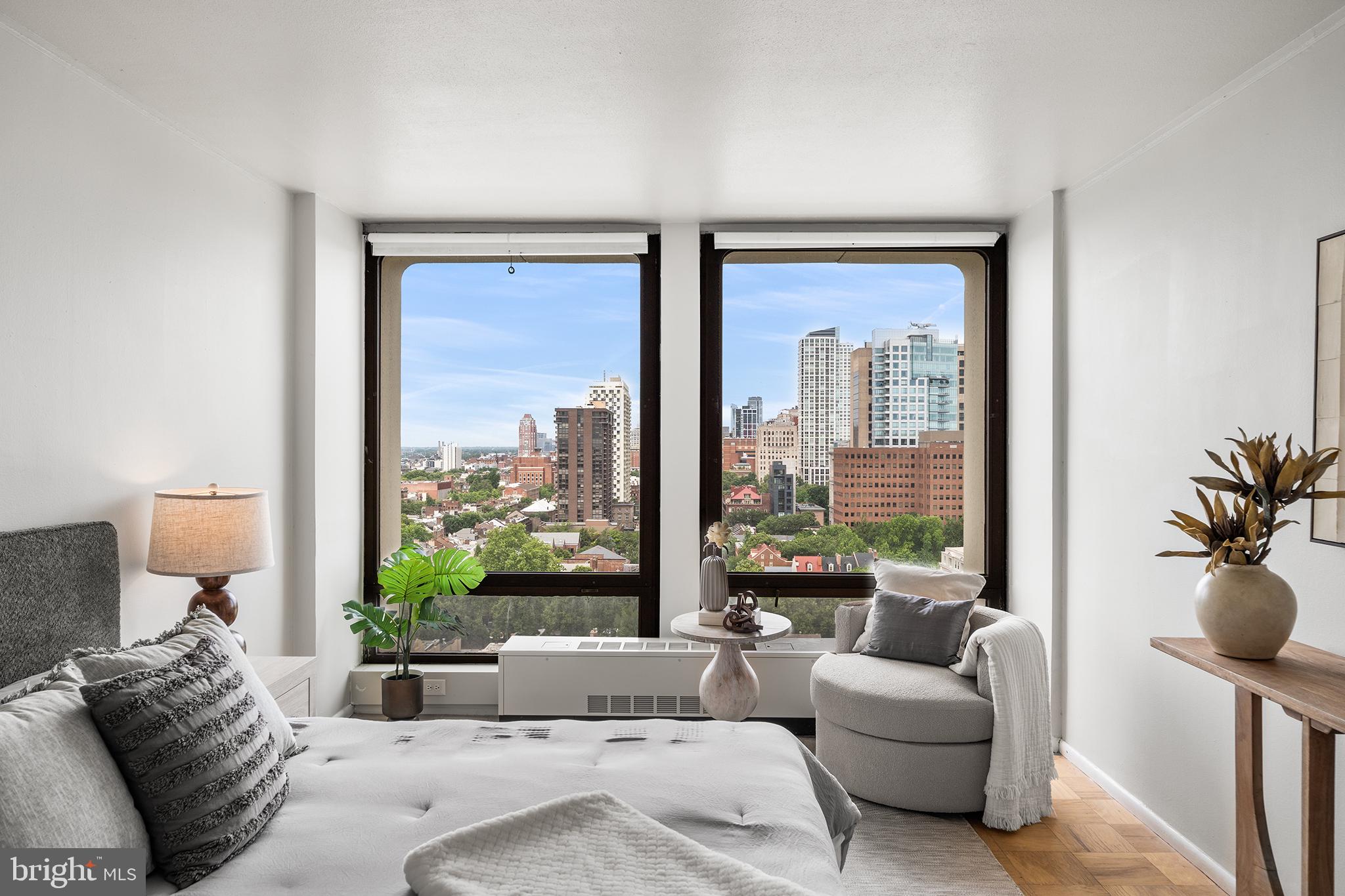 SOCIETY HILL - Residential