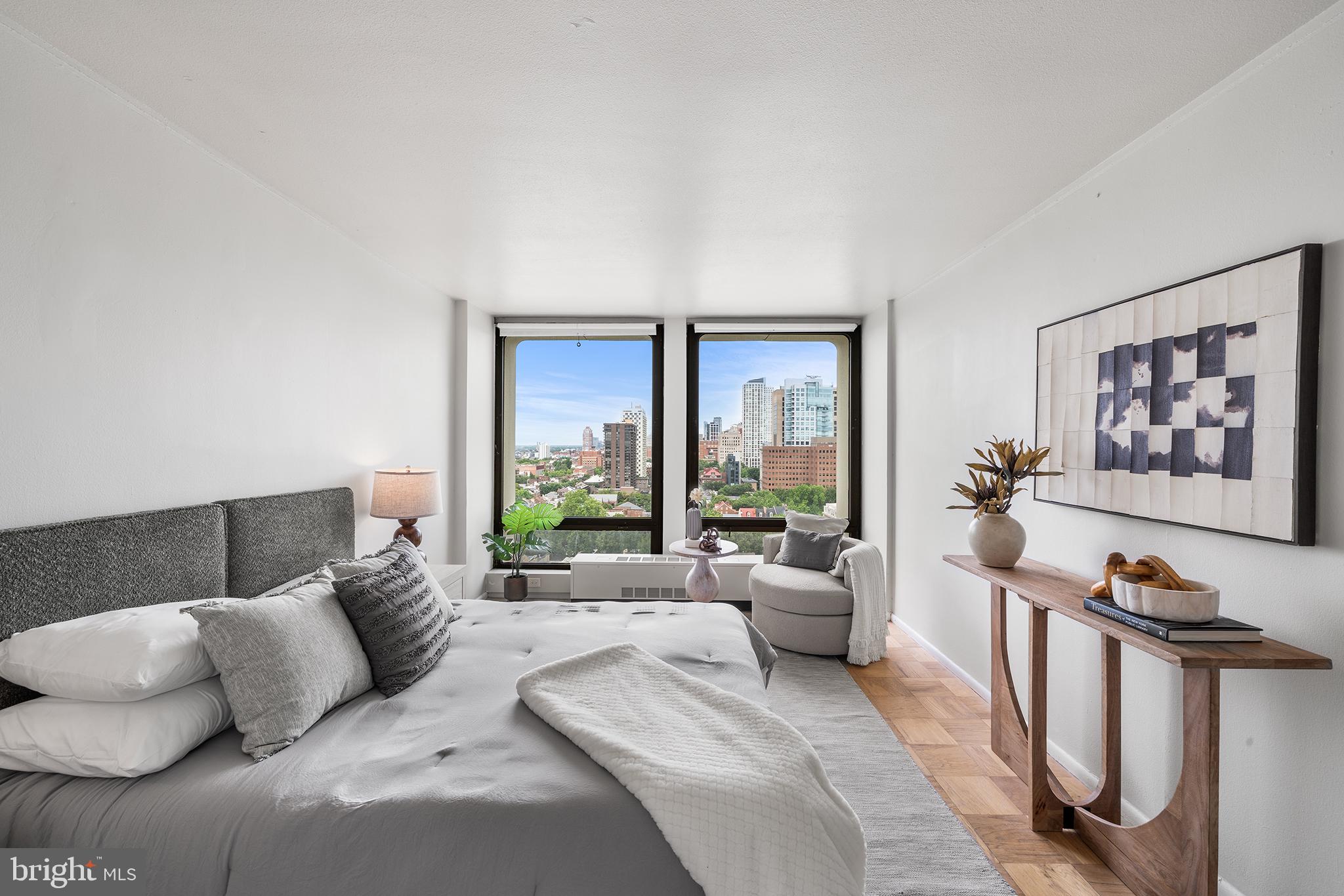 SOCIETY HILL - Residential