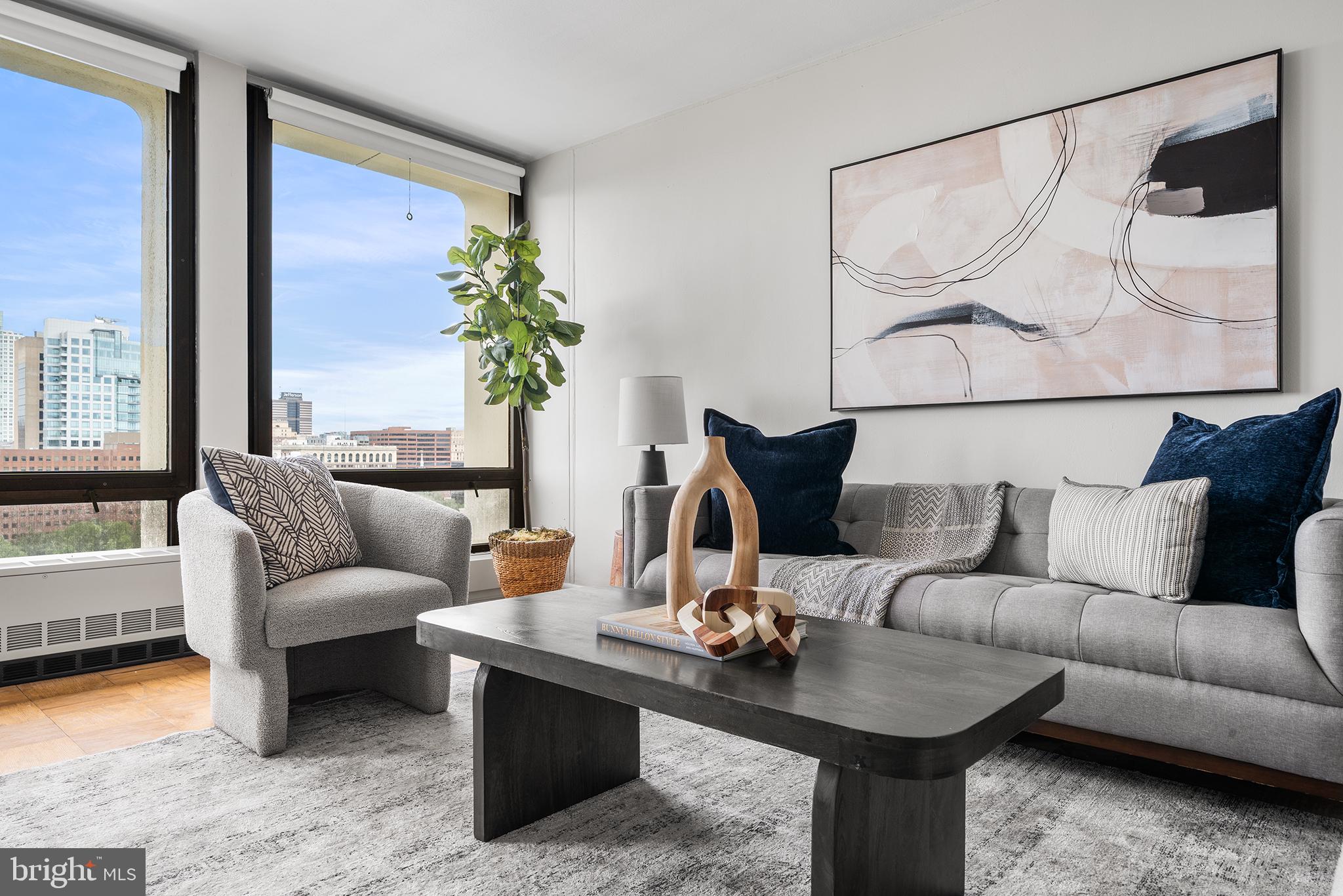 SOCIETY HILL - Residential