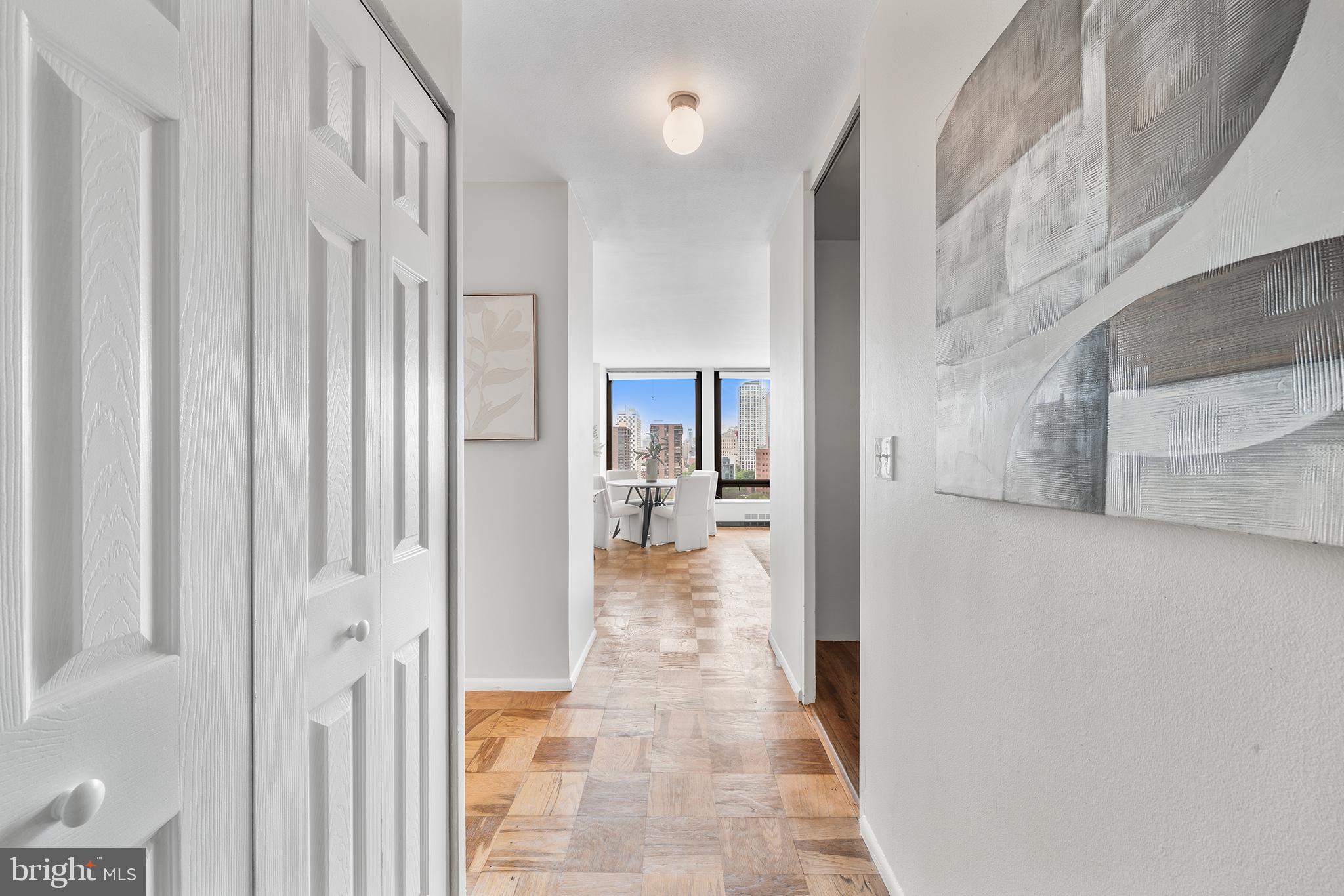SOCIETY HILL - Residential
