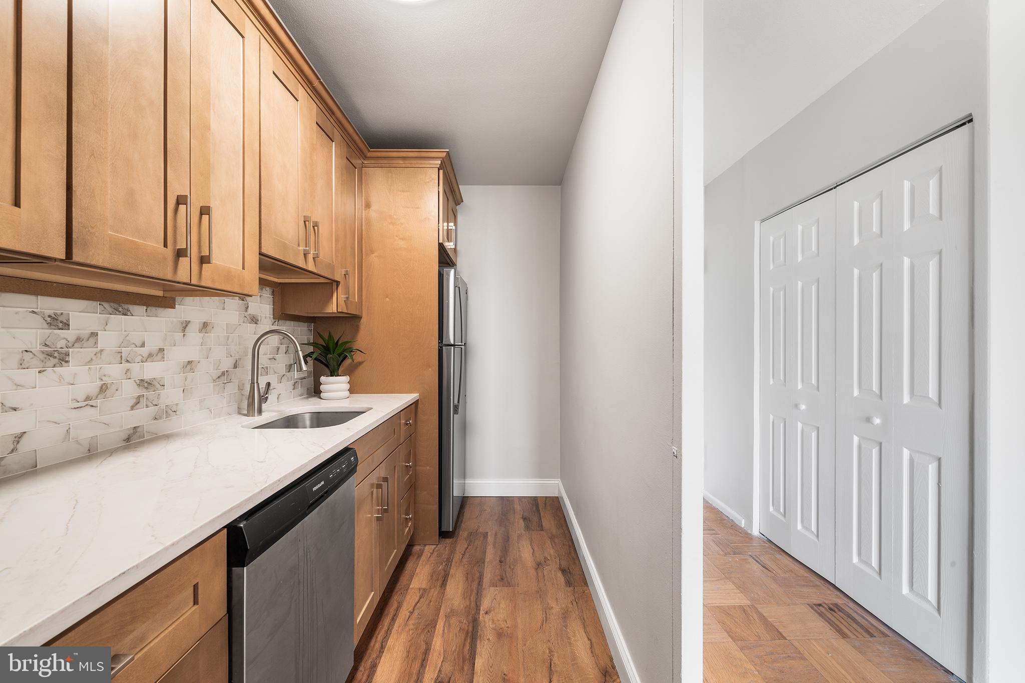 SOCIETY HILL - Residential