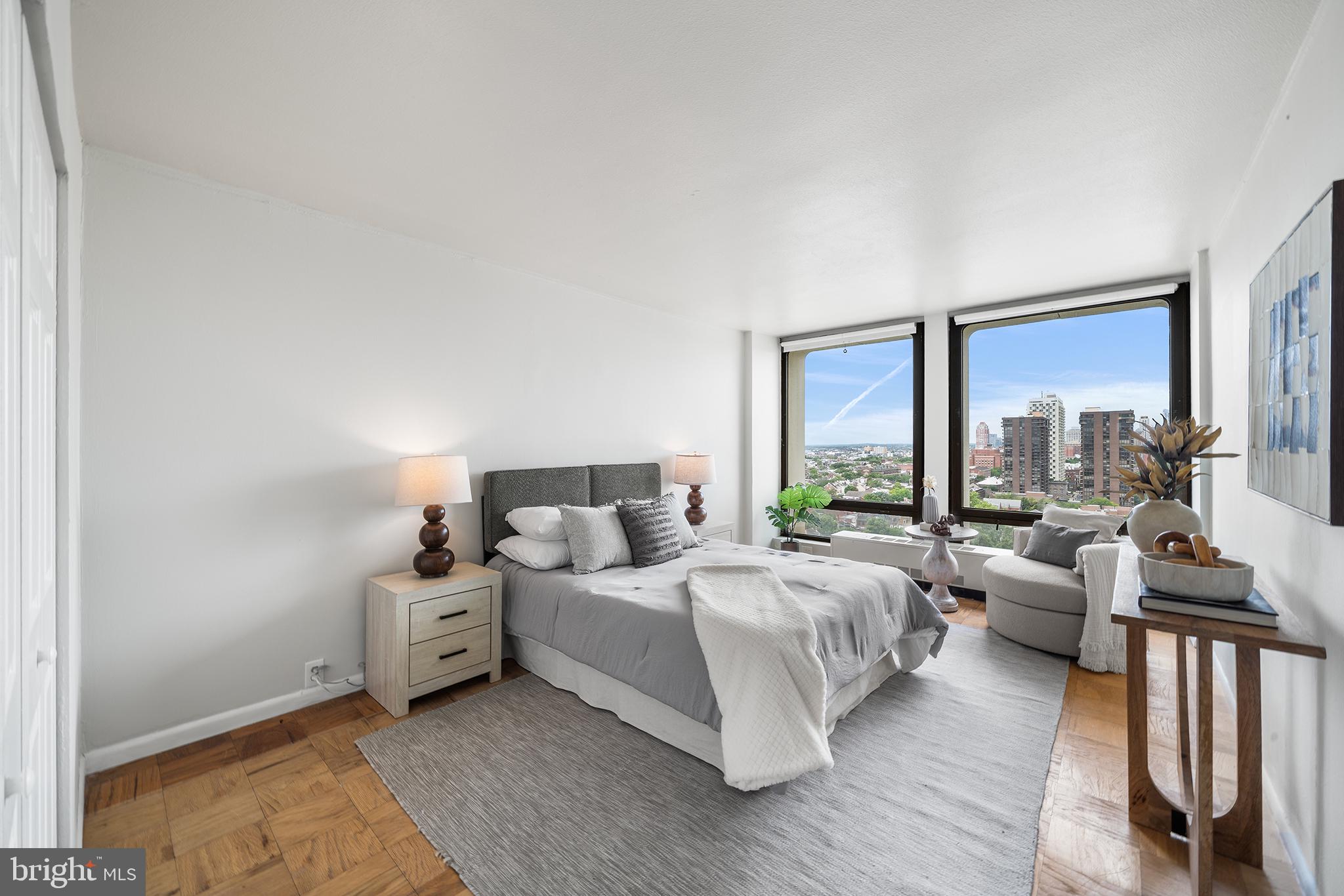 SOCIETY HILL - Residential