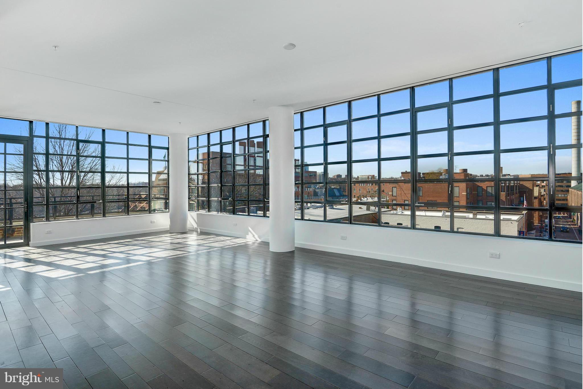 Spectacular, new, & exquisitely-appointed penthouse with wonderful views of Georgetown and Potomac. 3 bedrooms, 3.5 baths, master suite with spa-like bath & walk-in closet, 2 additional bedrooms with en suite baths, hardwood floors and motorized Mecho shades throughout. Private, outside terrace; Outdoor rooftop pool and garden, fitness center, & 24 hour staff services. 2-car parking.