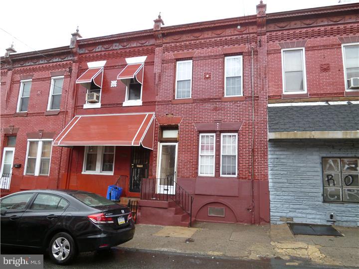 3 bedroom house that is in good condition, All offers will be presented, $2,500 certified deposit and proof of funds will be required. AS IS Addendum and buyer will be responsible for u/o.buyer will pay 100% of all transfer tax.  Recommend to use Matz land transfer for tile  Cash or hard money financing only. All offers will be presented