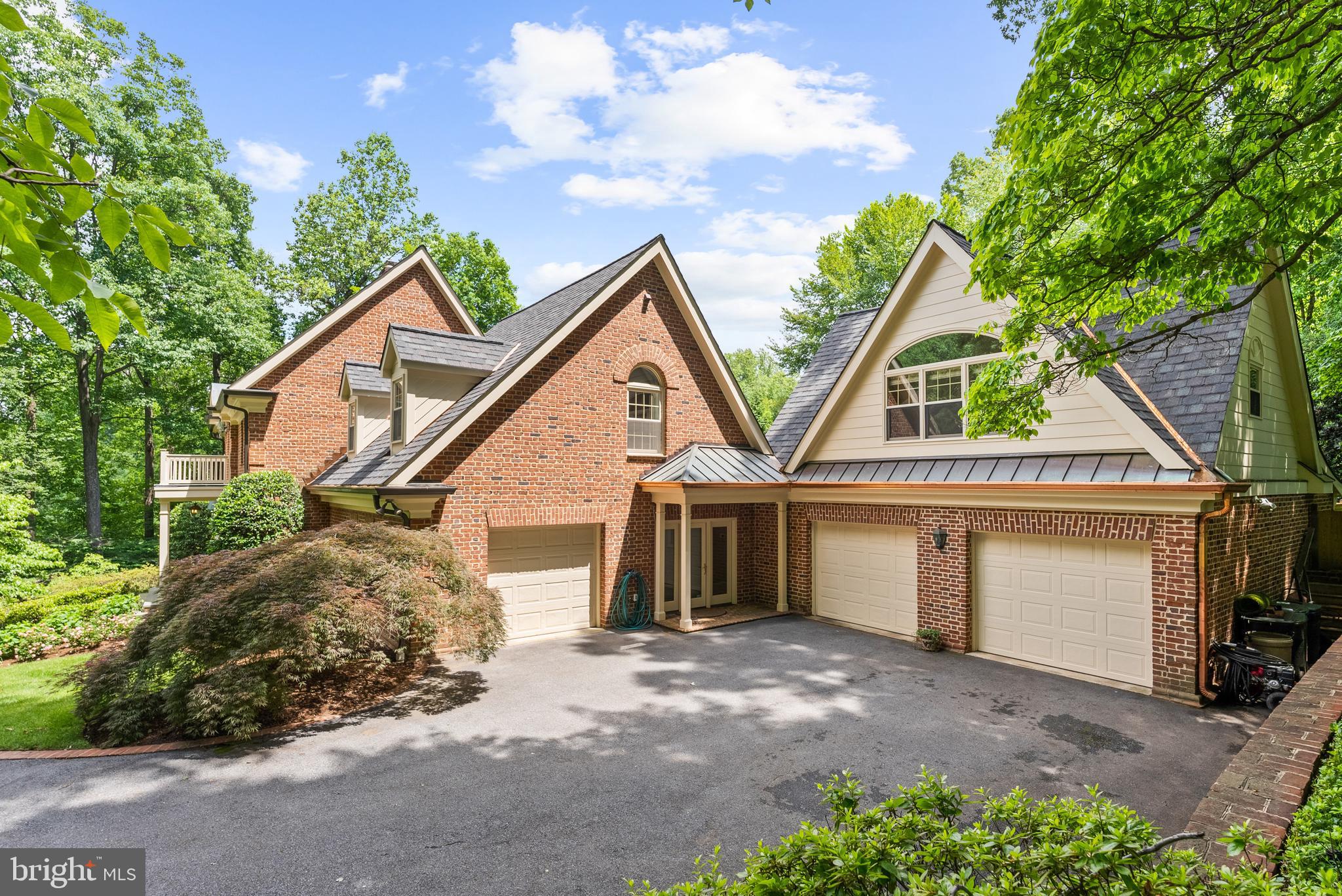 LANGLEY FOREST - Residential