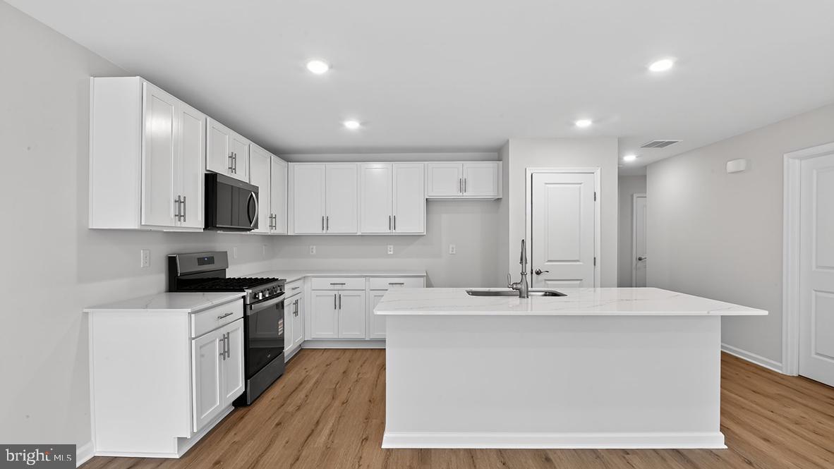RIVERPOINTE - Residential