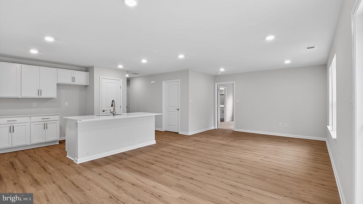 RIVERPOINTE - Residential