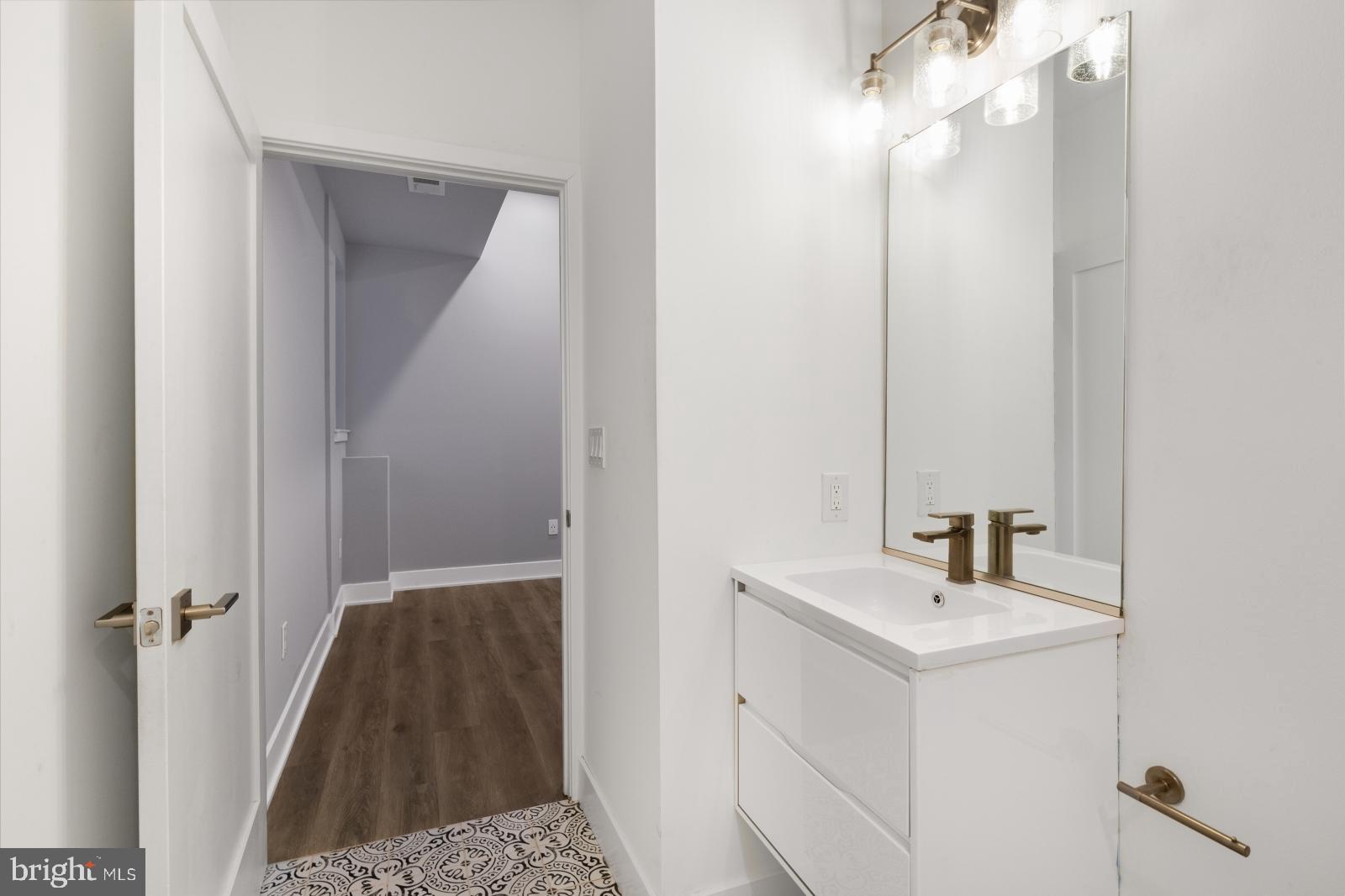 NORRIS SQUARE - Residential Lease