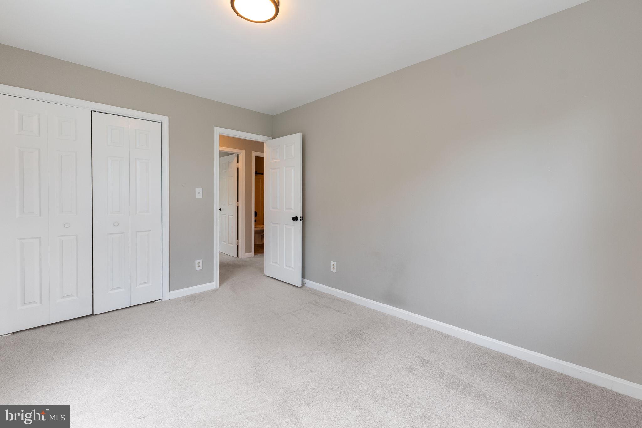 COLUMBIA BEACH - Residential