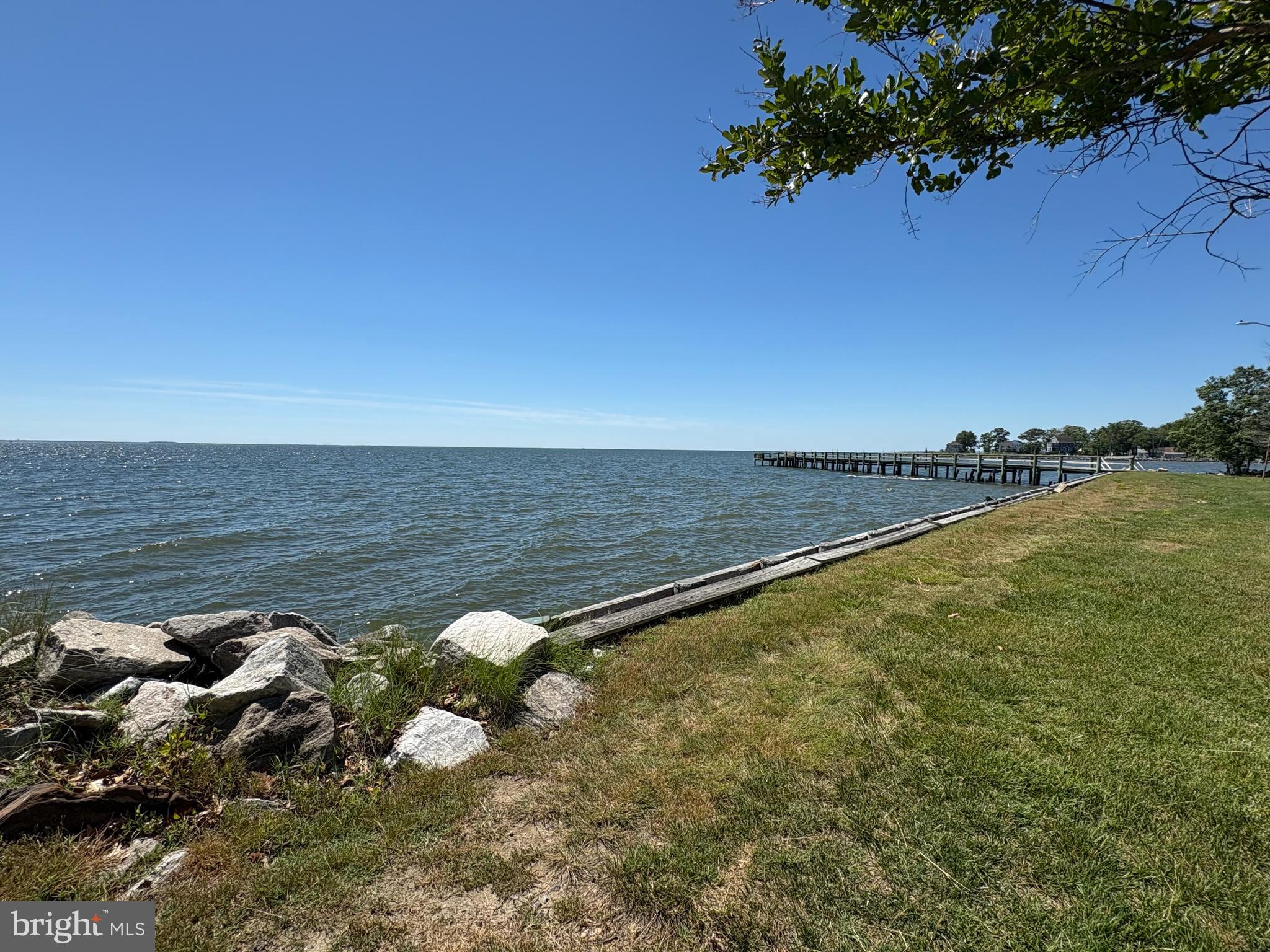 COLUMBIA BEACH - Residential