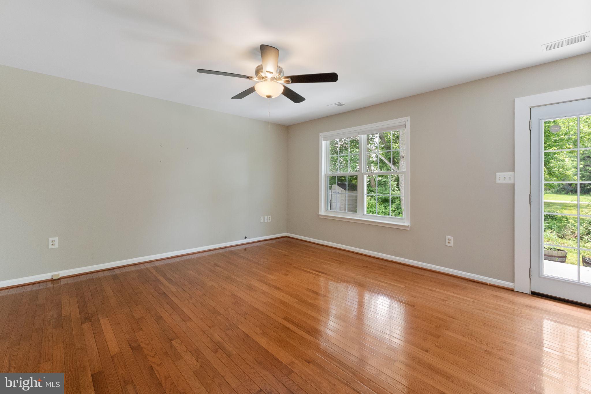 COLUMBIA BEACH - Residential