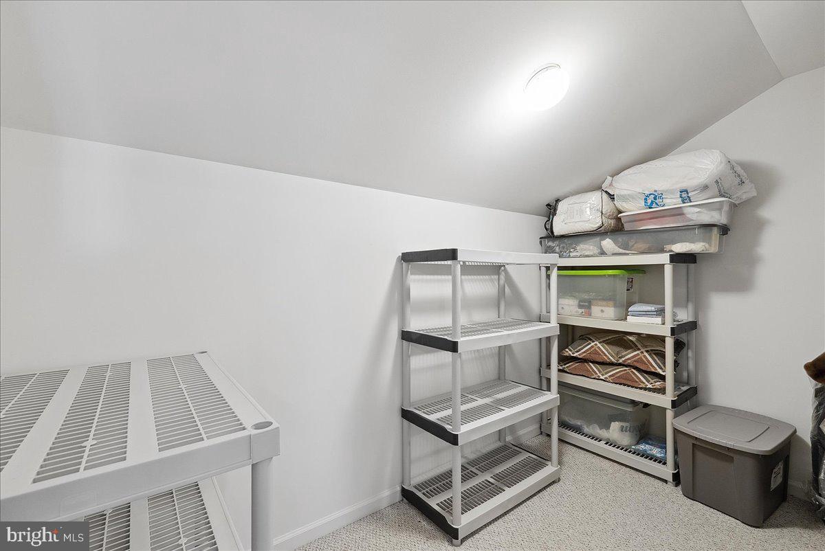 ASHBURN VILLAGE - Residential Lease