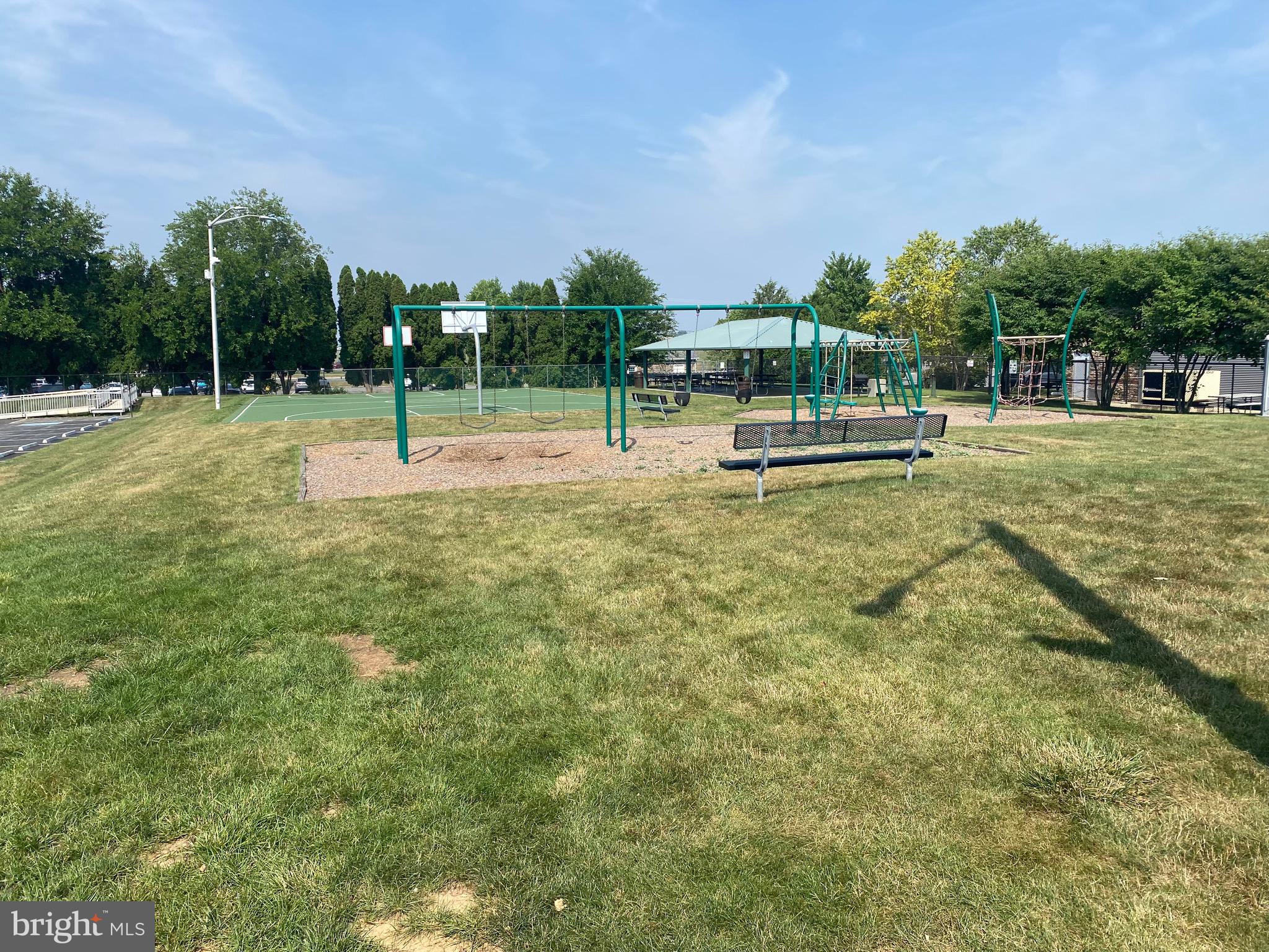 CHESTNUT GROVE - Residential