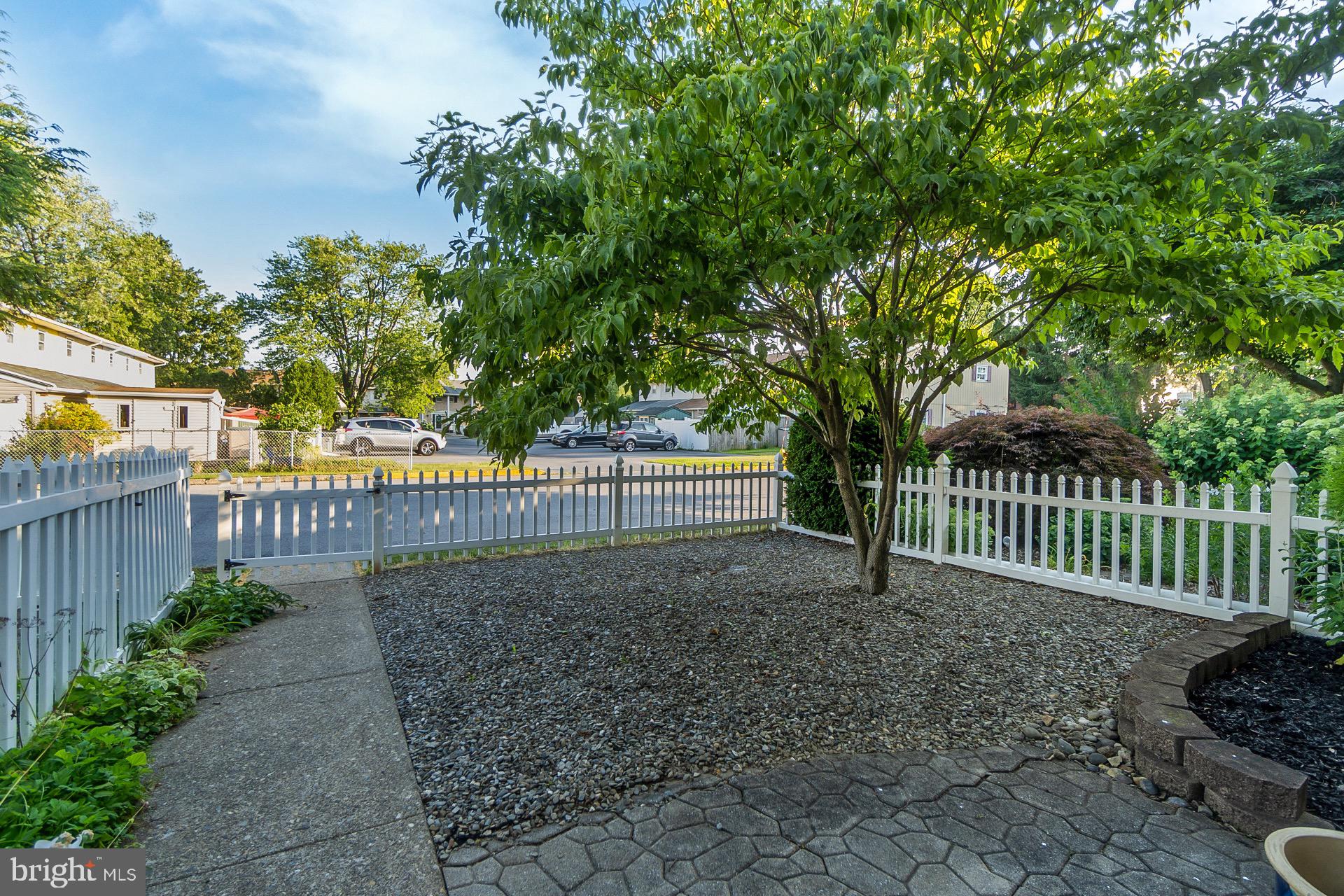 CHESTNUT GROVE - Residential
